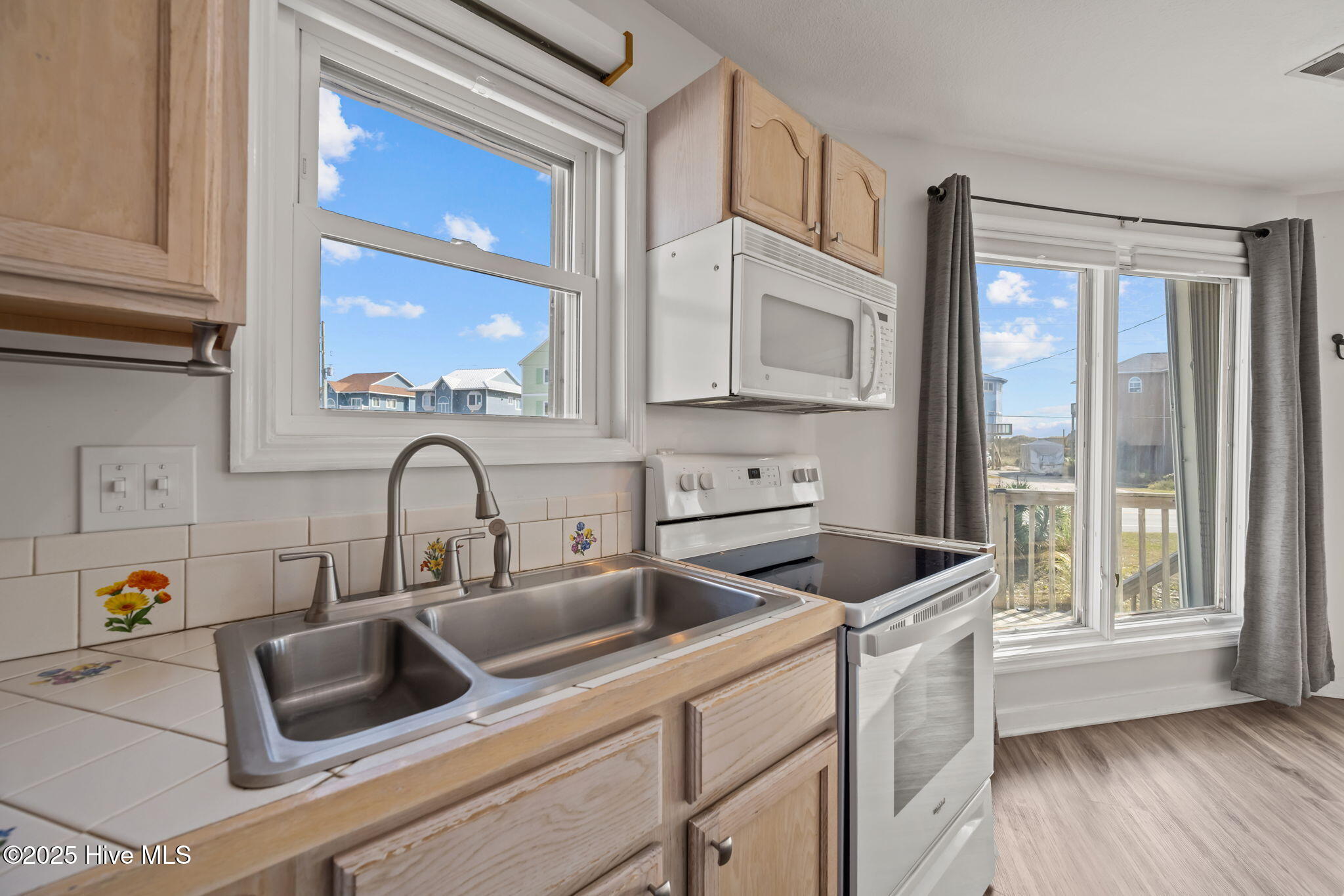 100543608 | Photo 14