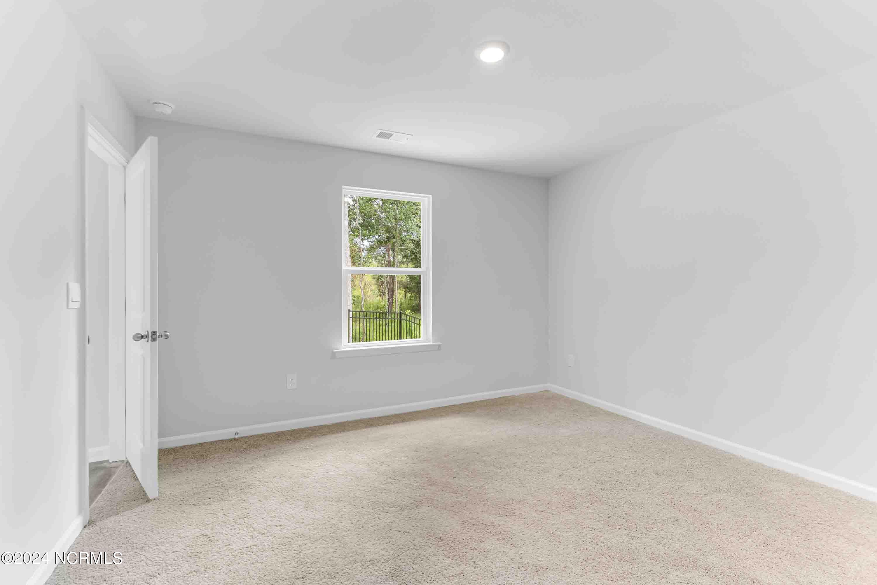 100529511 | Photo 16