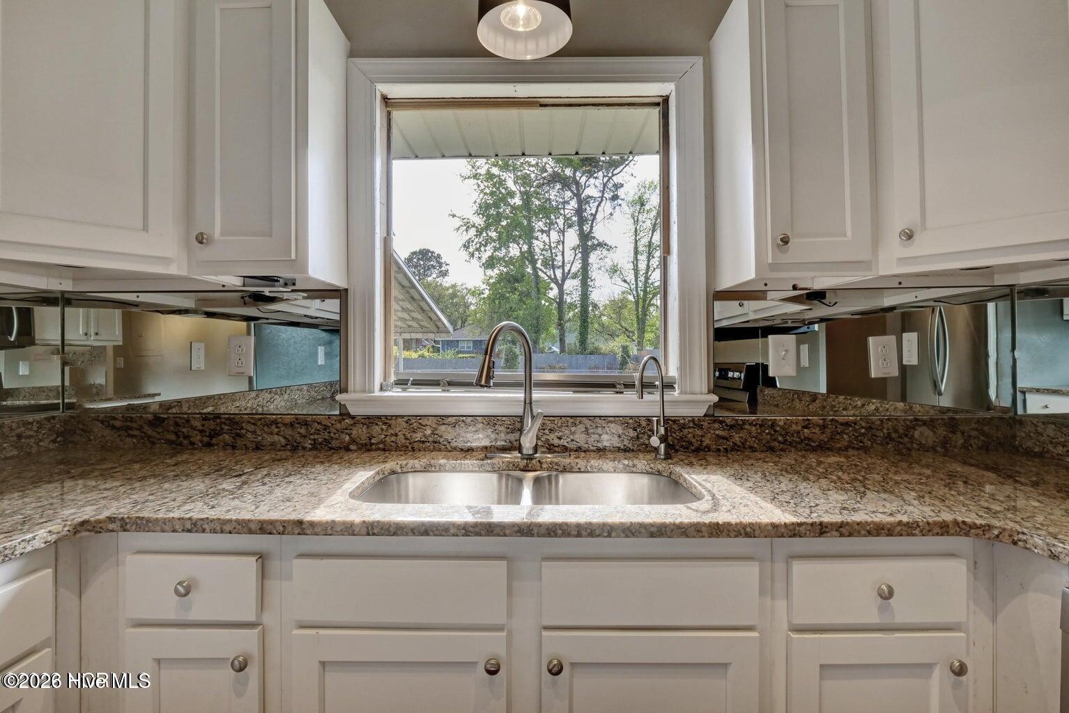 100556867 | Photo 18