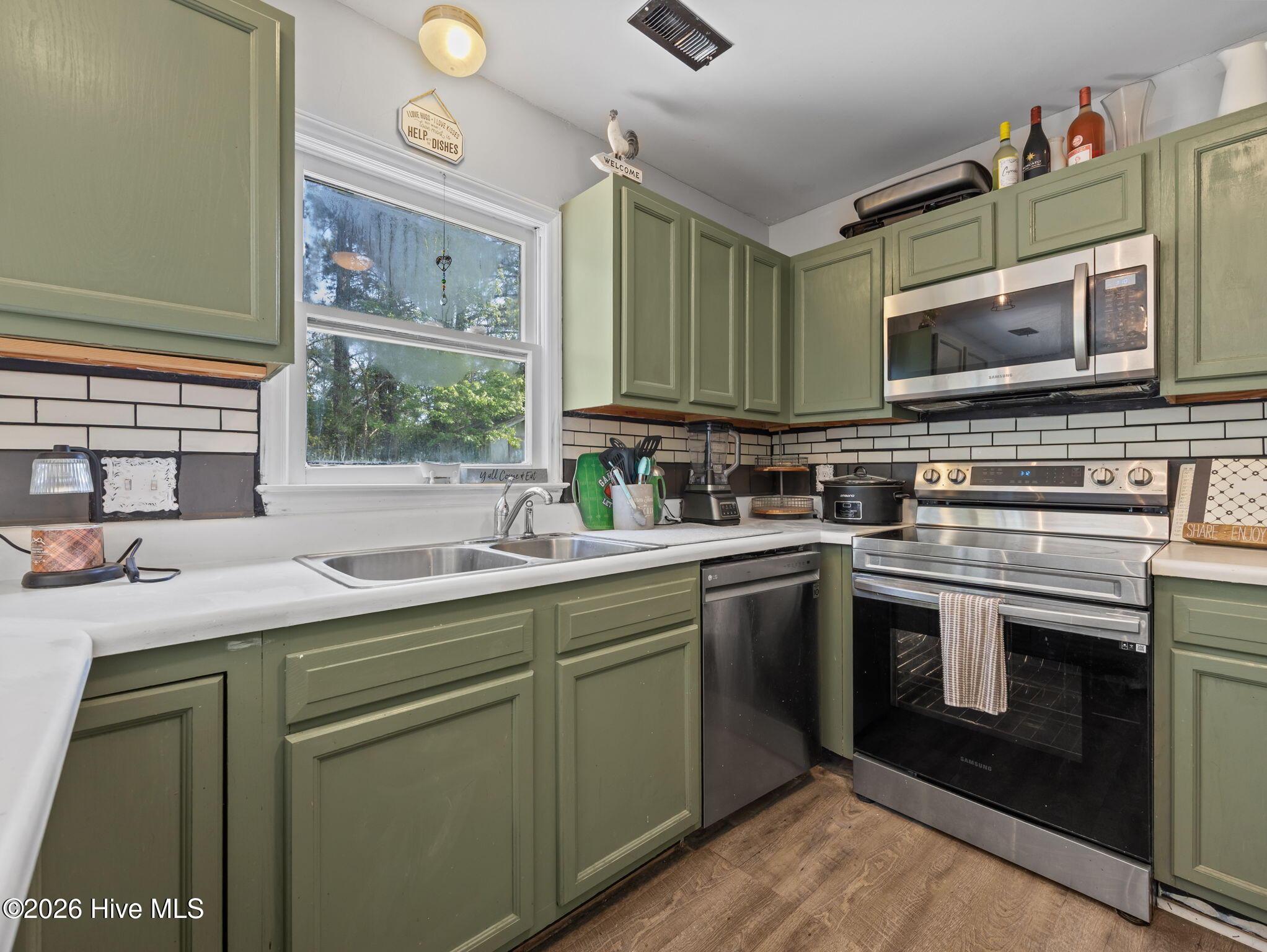 100567530 | Photo 10