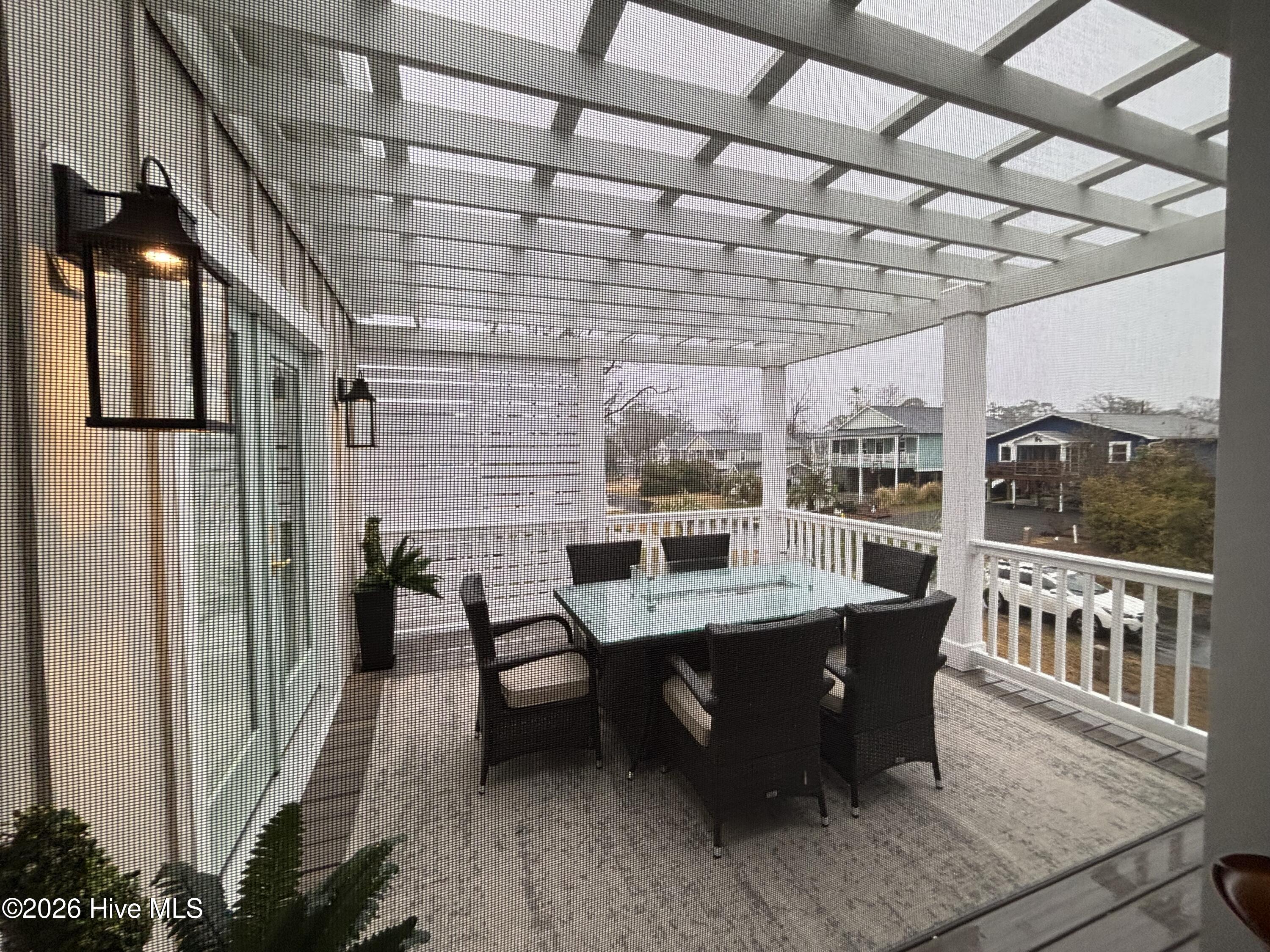 100516902 | Photo 135