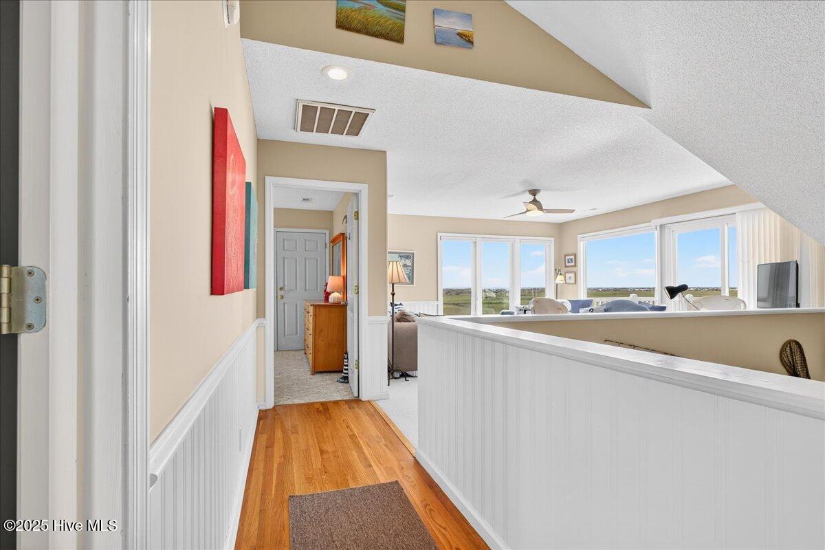 100543410 | Photo 56