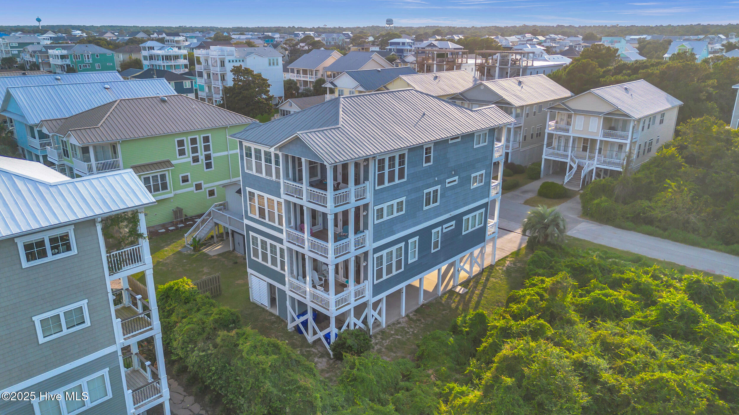 100530363 | Photo 45