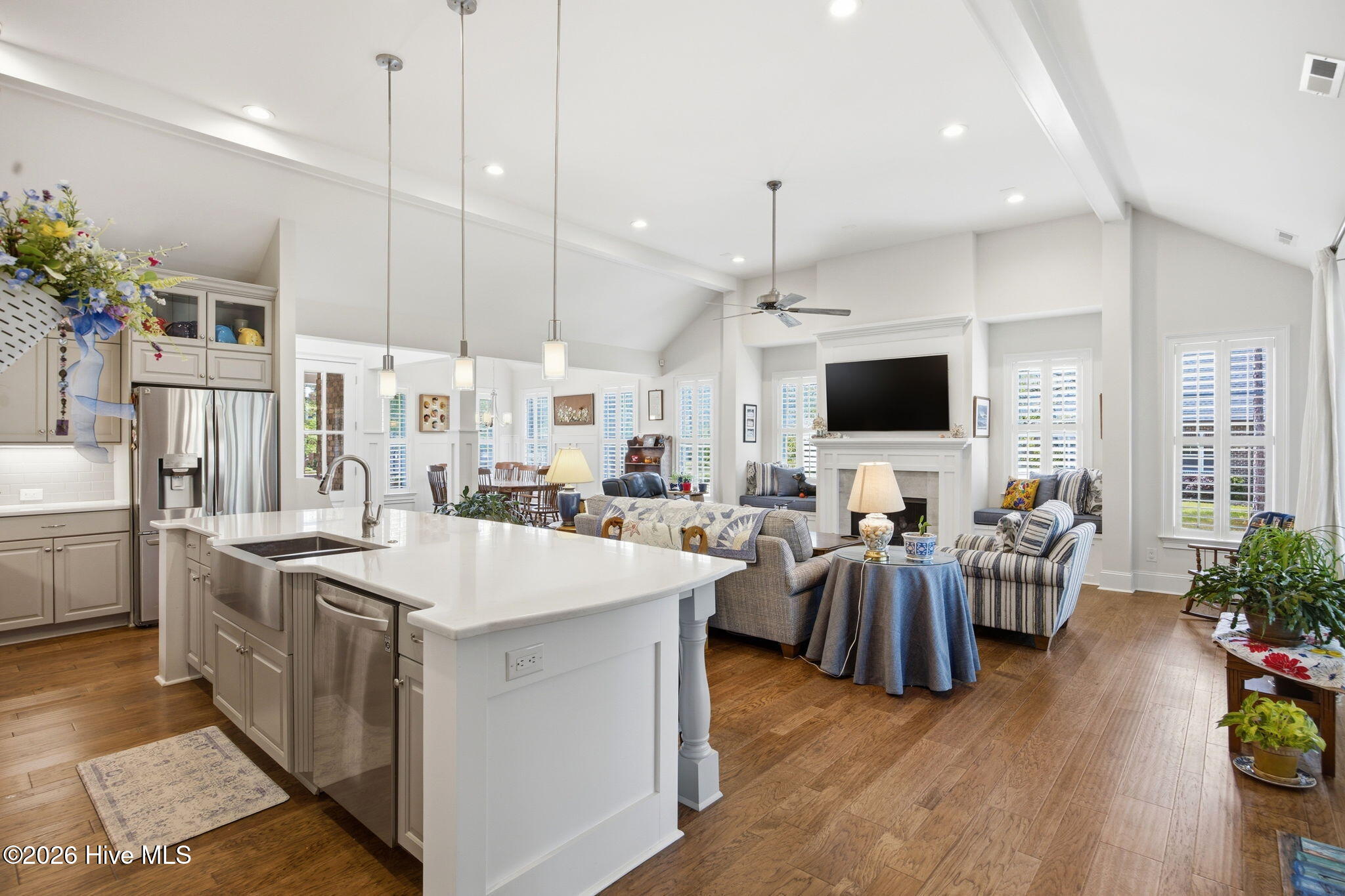 100569856 | Photo 22