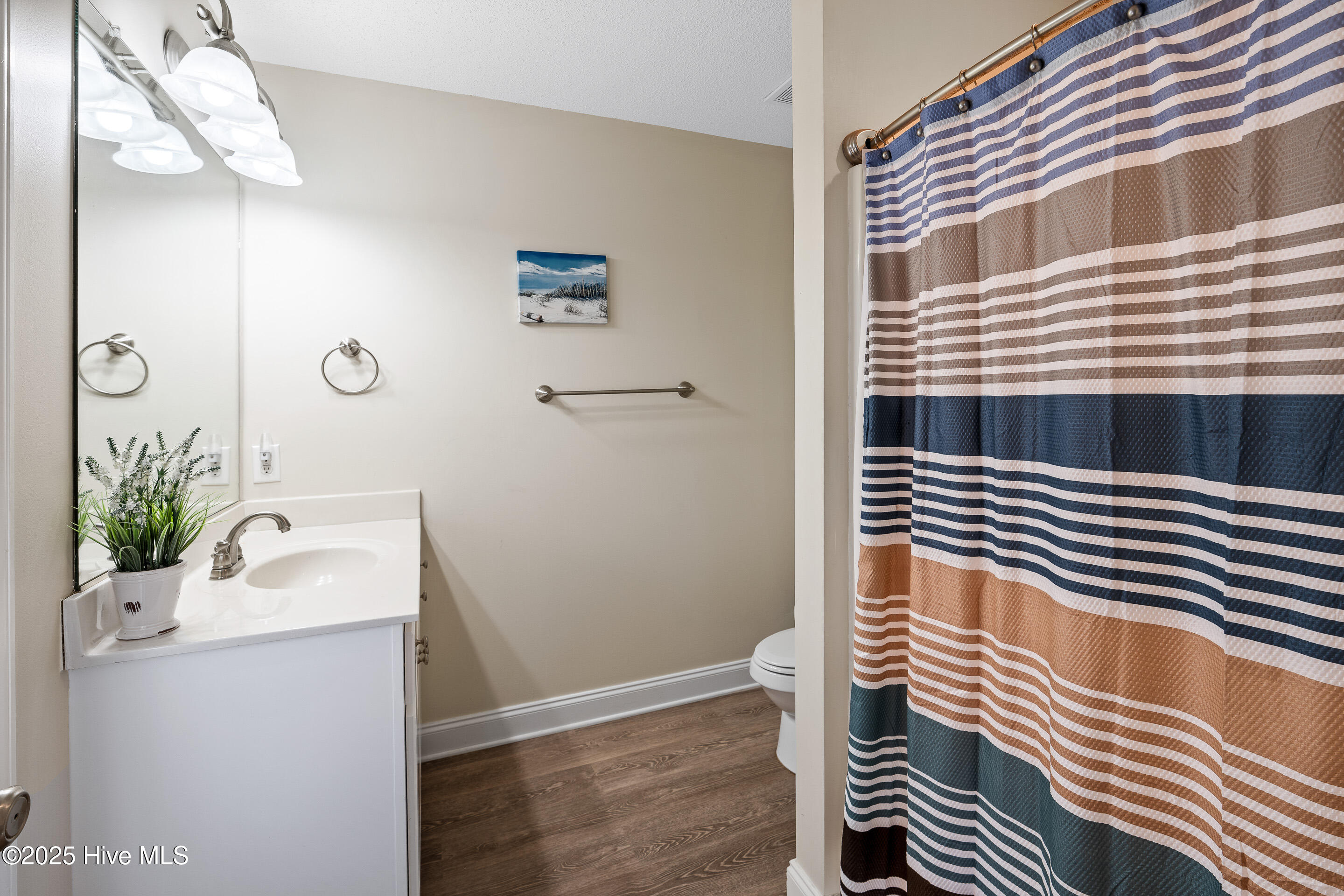 100539314 | Photo 15