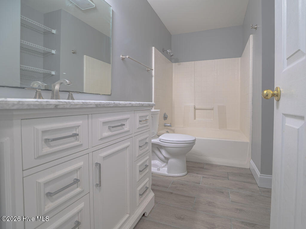 100563095 | Photo 23