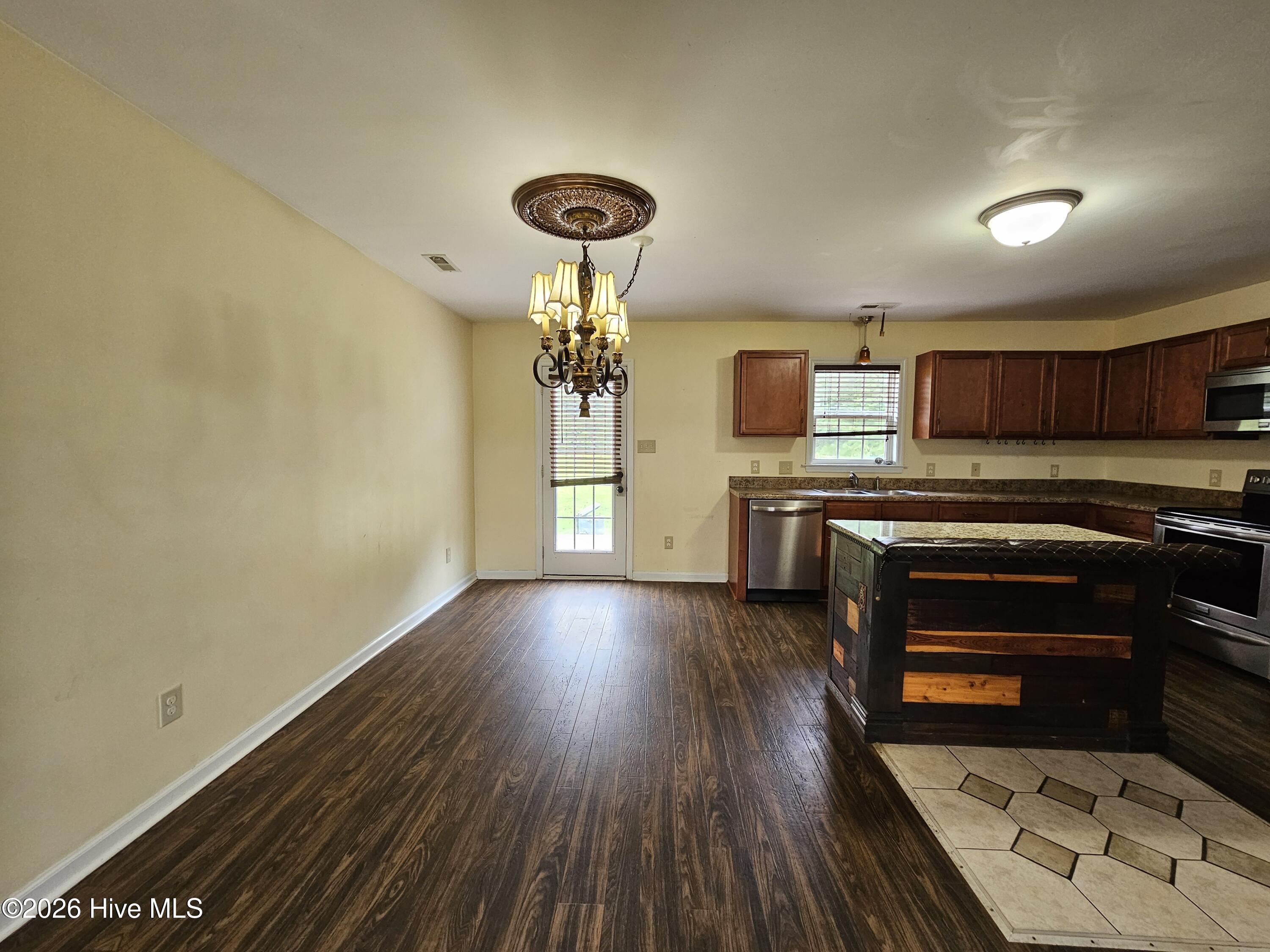 307 Big Tree Lane,Chinquapin