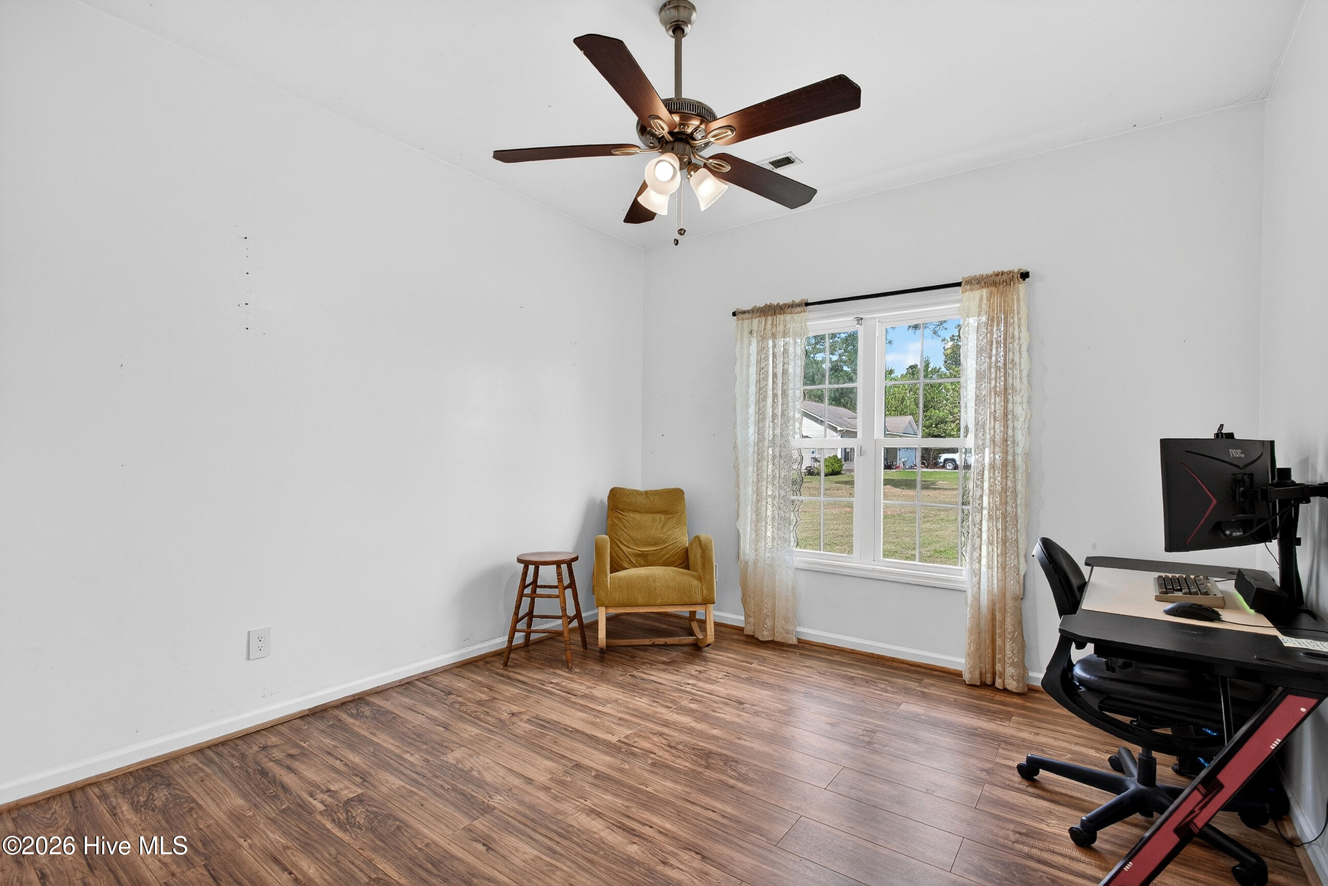 100567675 | Photo 21