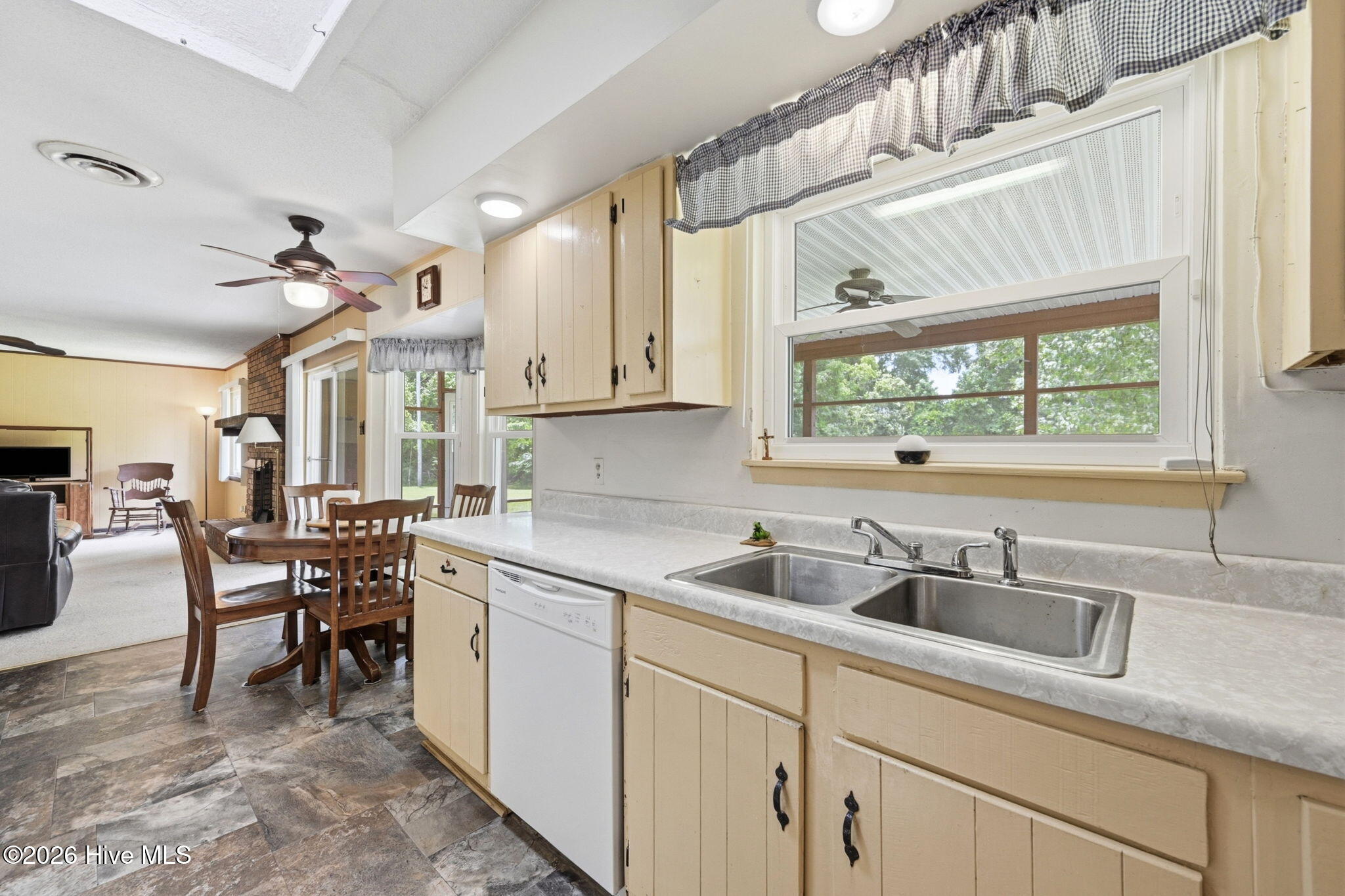870 Haw Branch Road,Beulaville