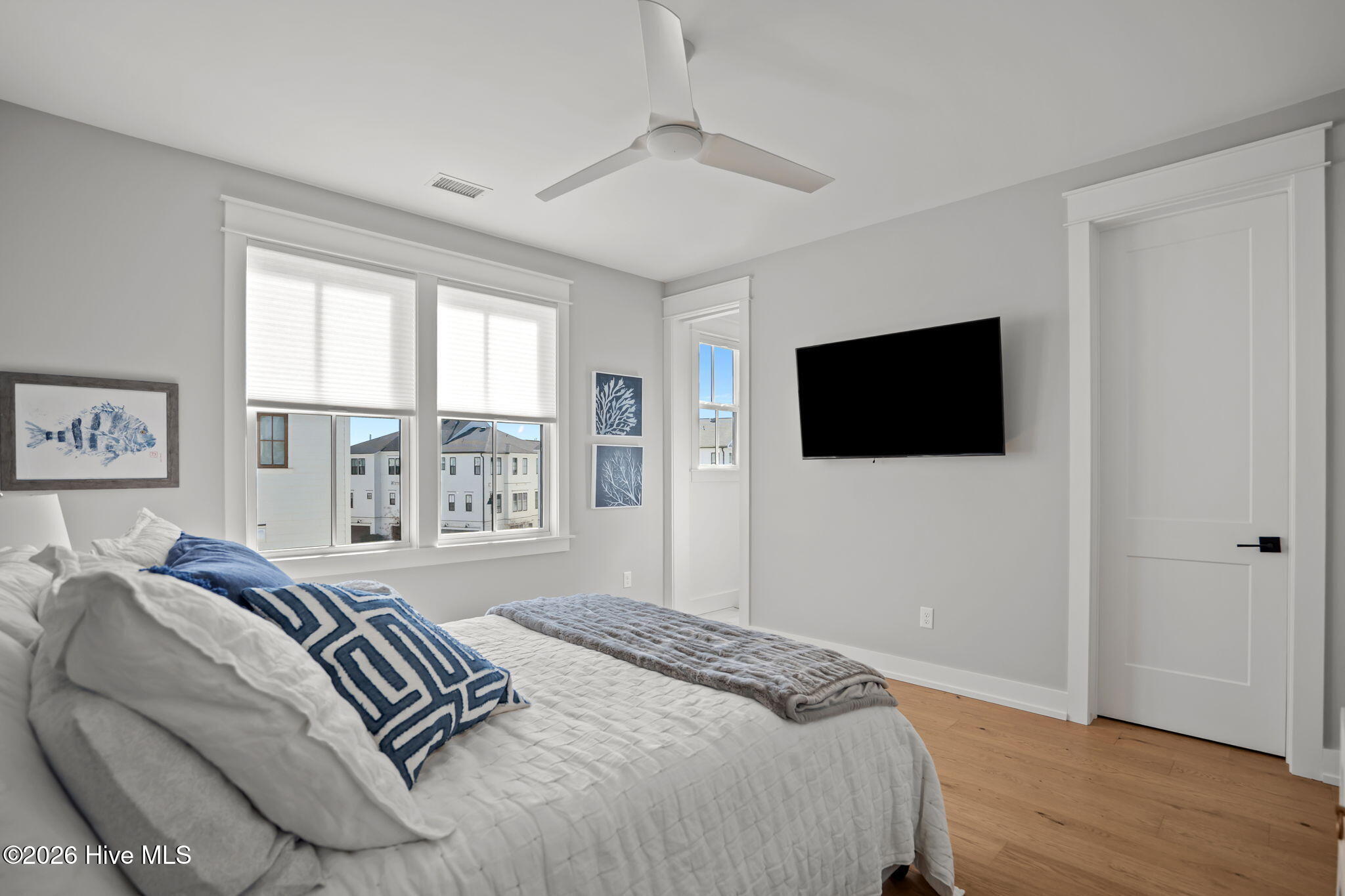 100552762 | Photo 46