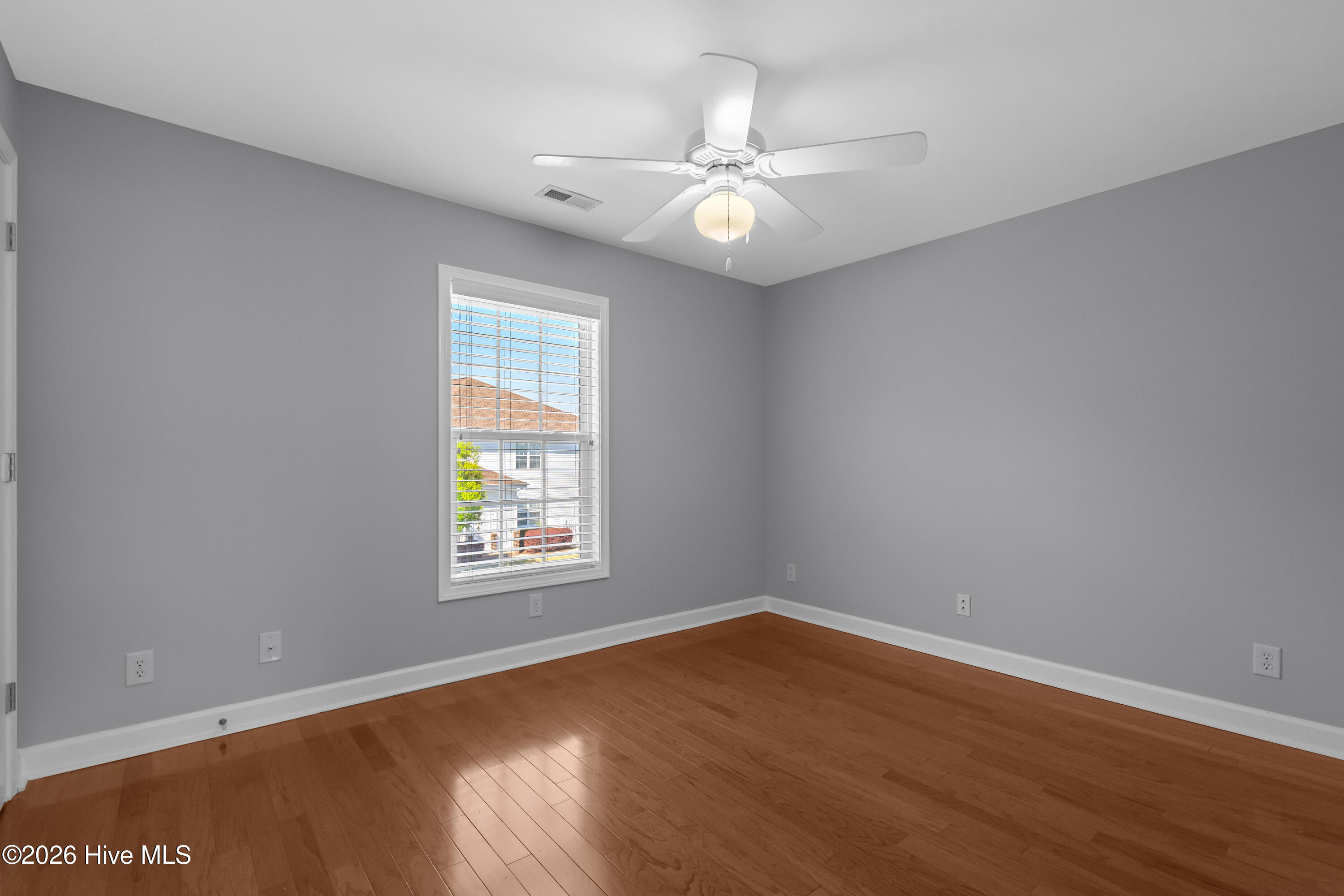 100567546 | Photo 16