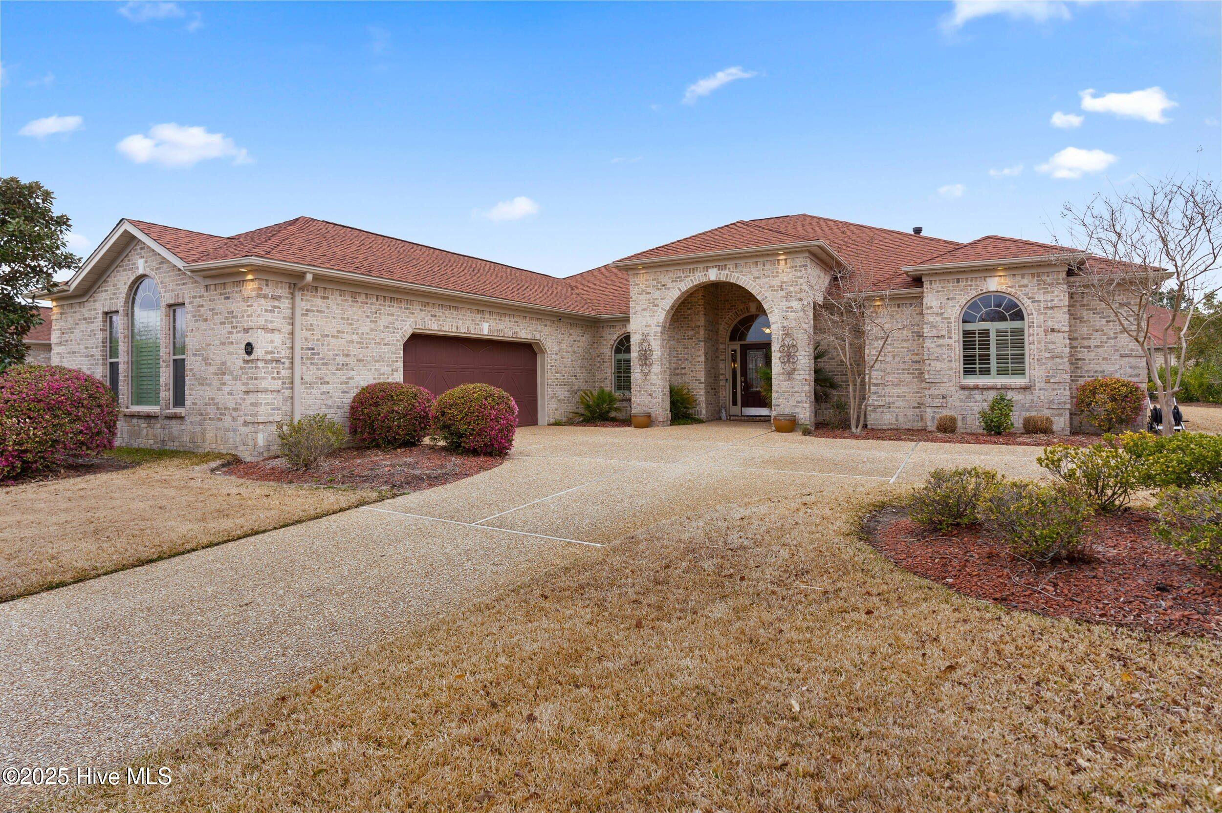 100543015 | Photo 44