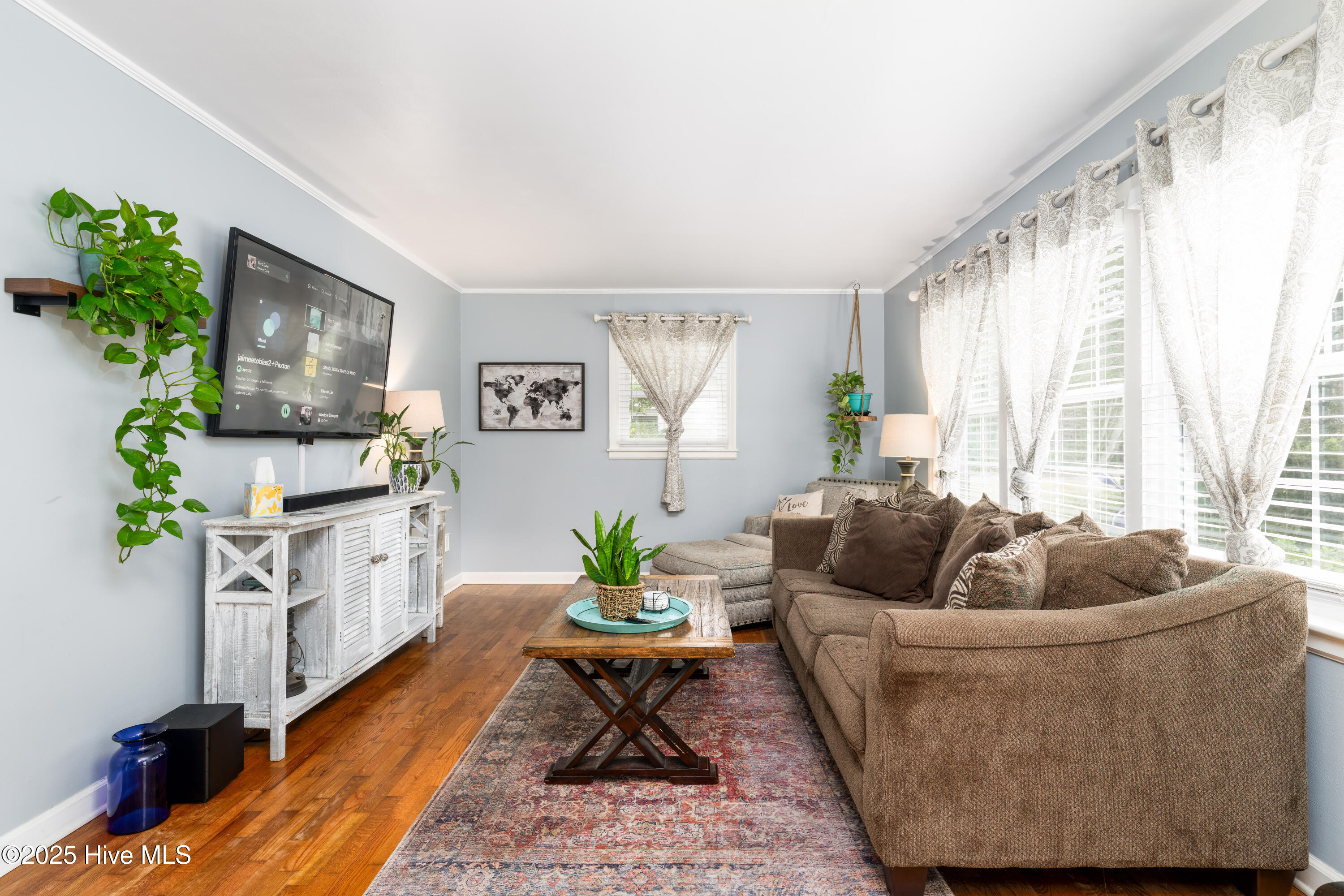 100549318 | Photo 14