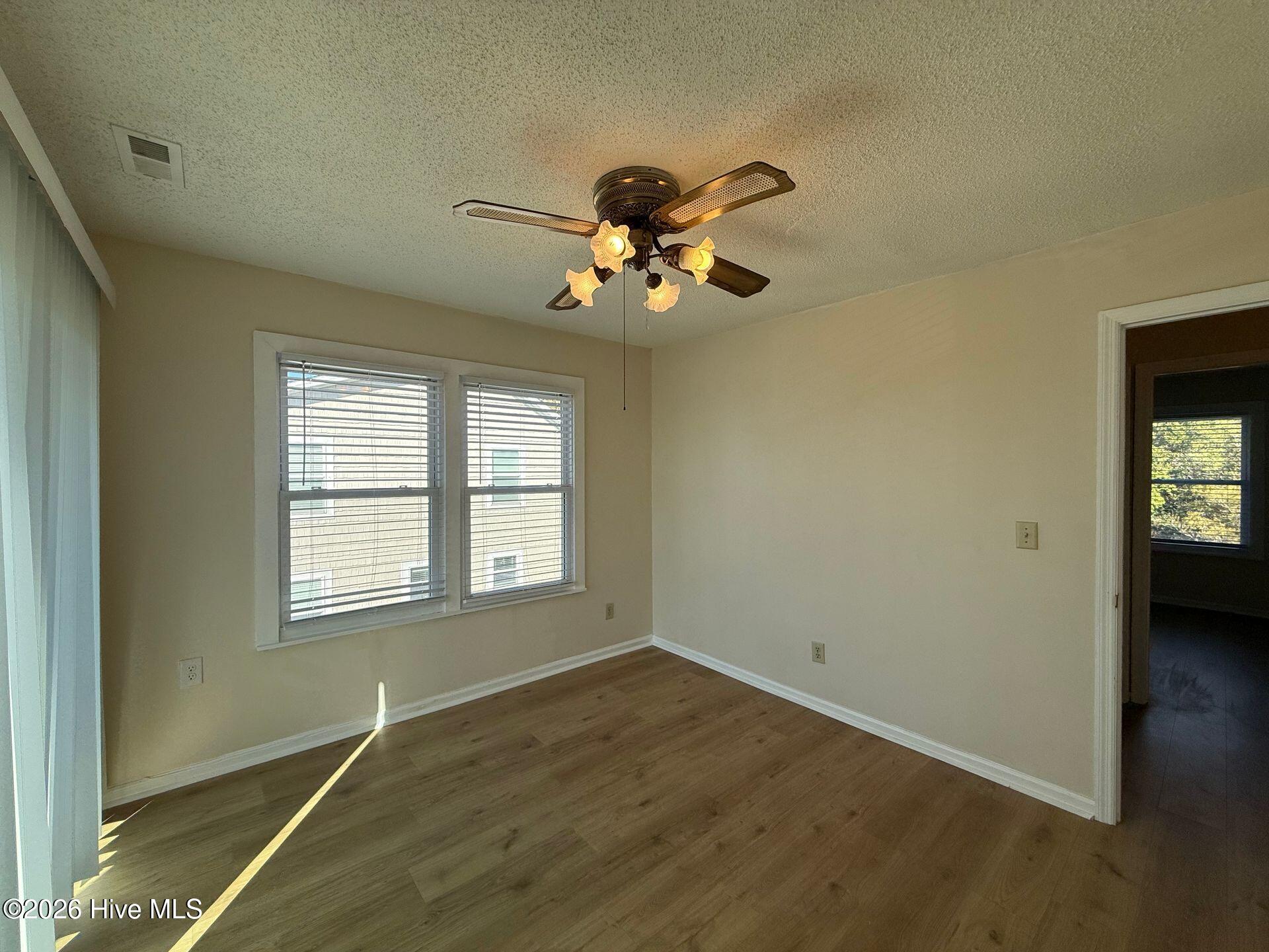 100567411 | Photo 11