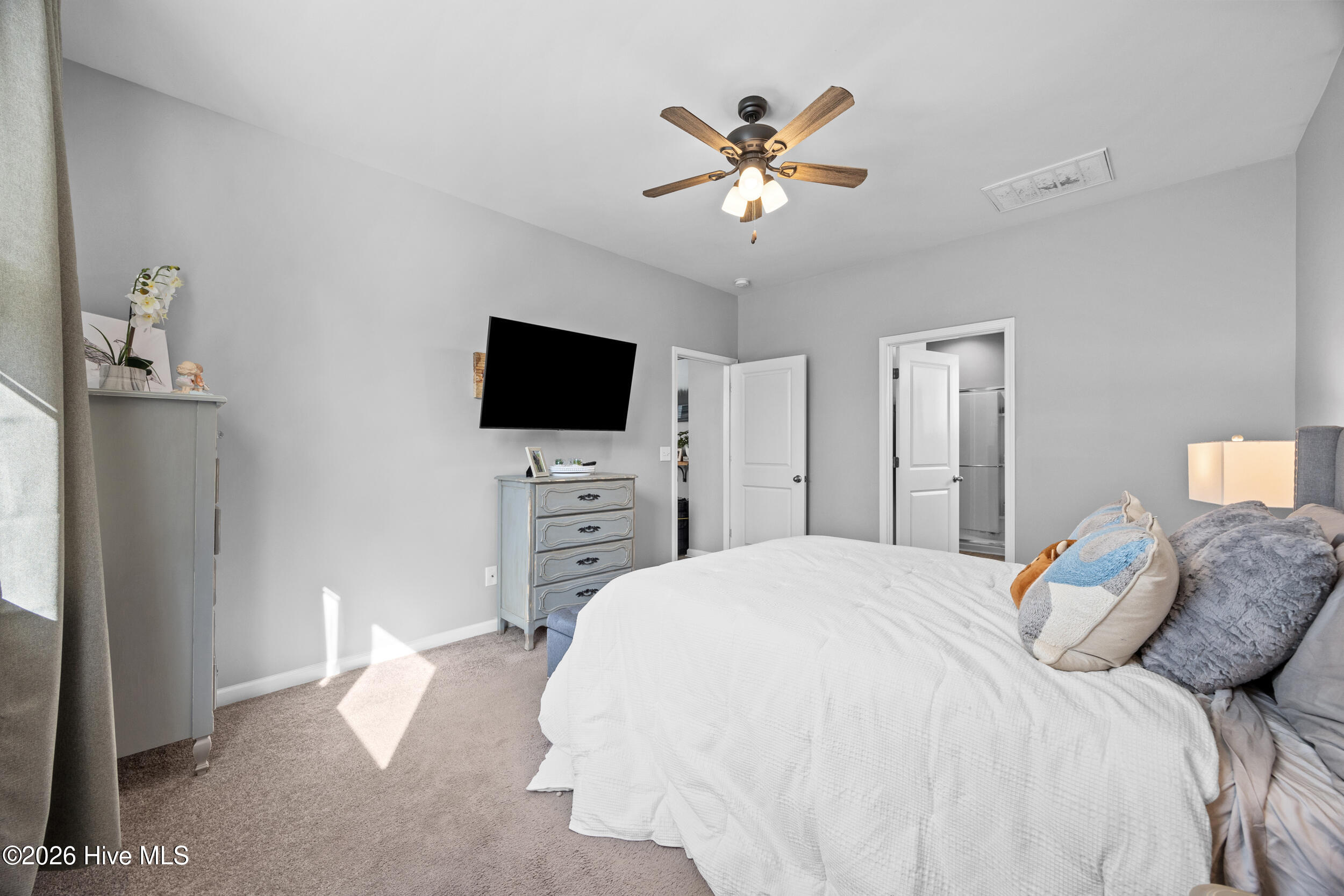 100561982 | Photo 27