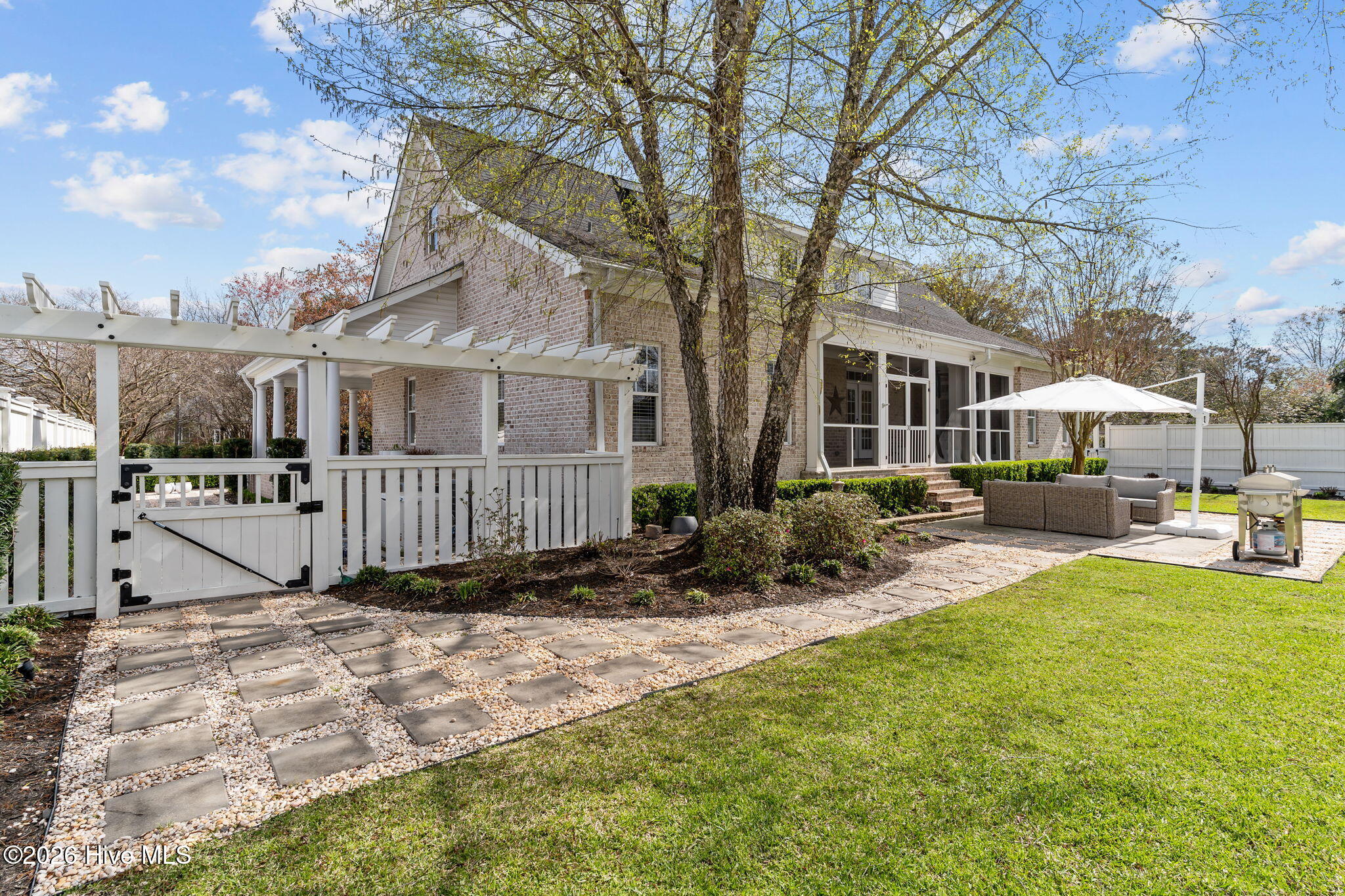 100561575 | Photo 72