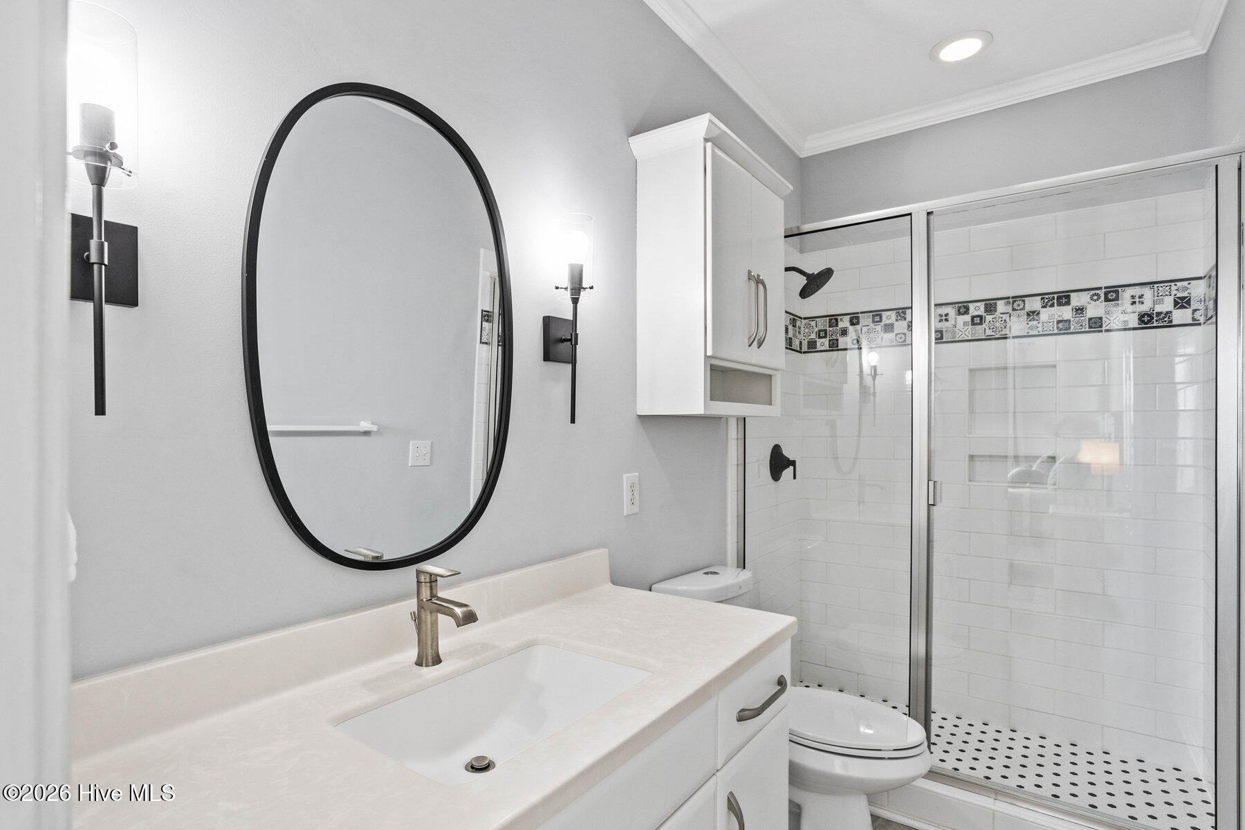 100557830 | Photo 18