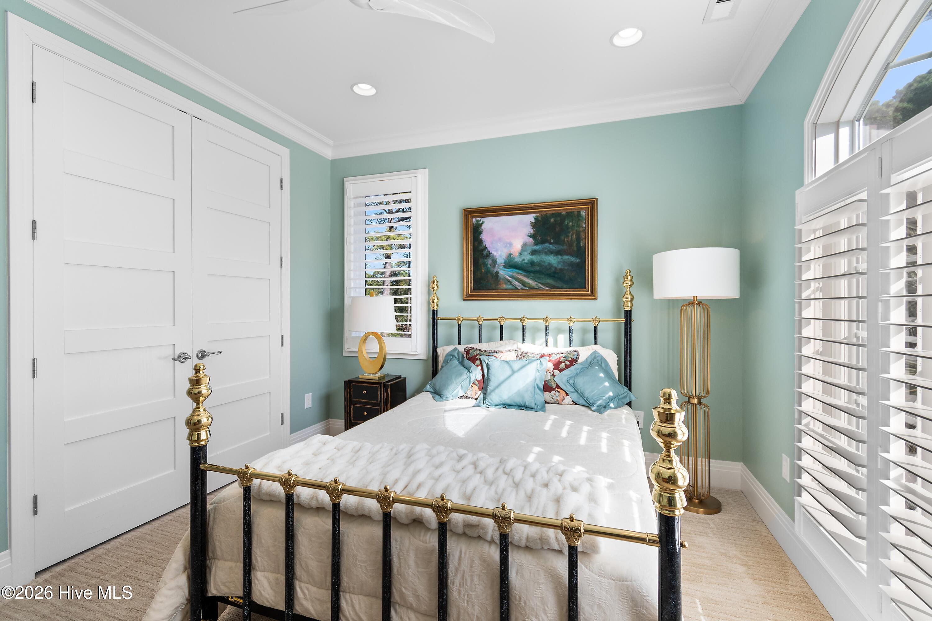 100549658 | Photo 40