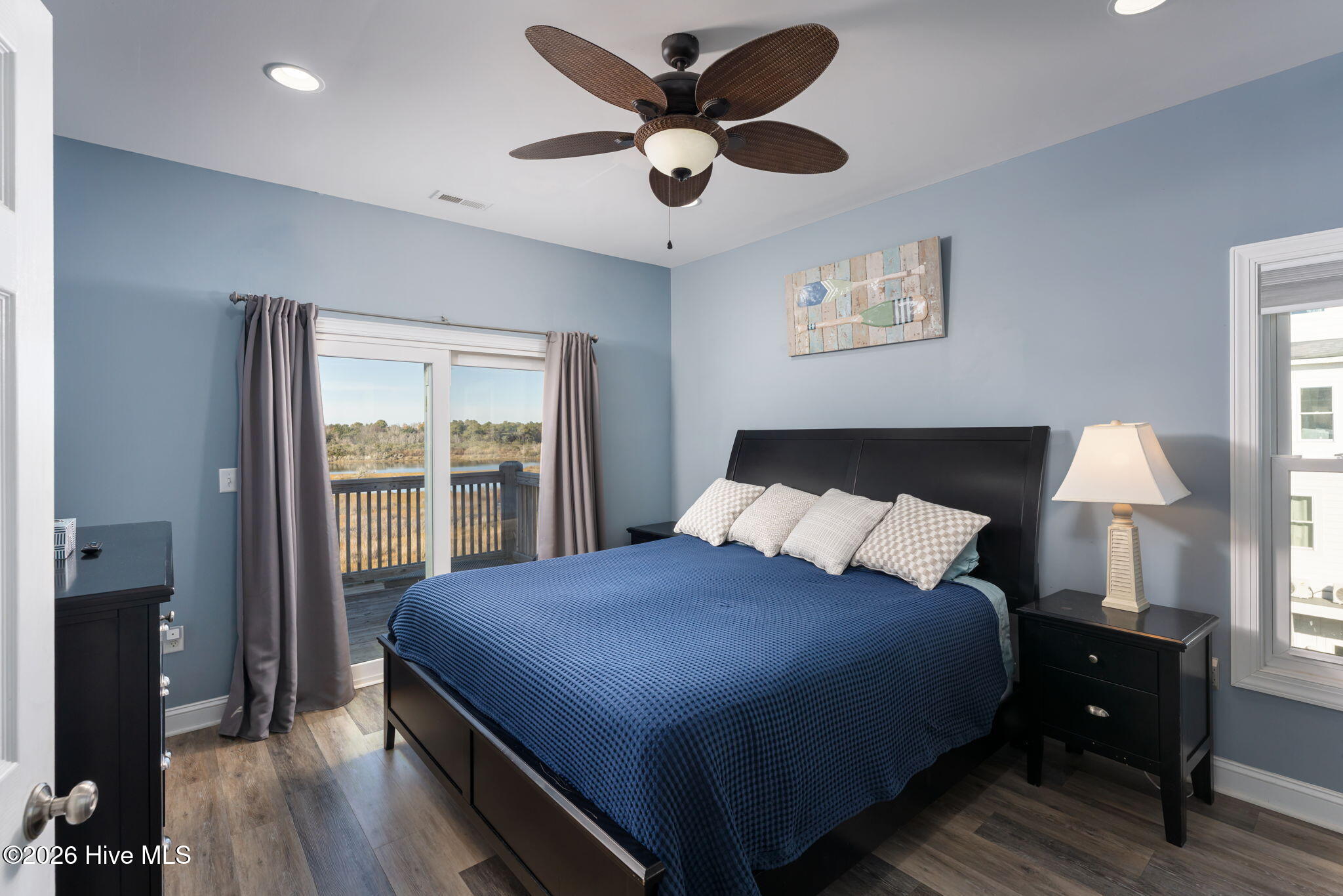 100560160 | Photo 24