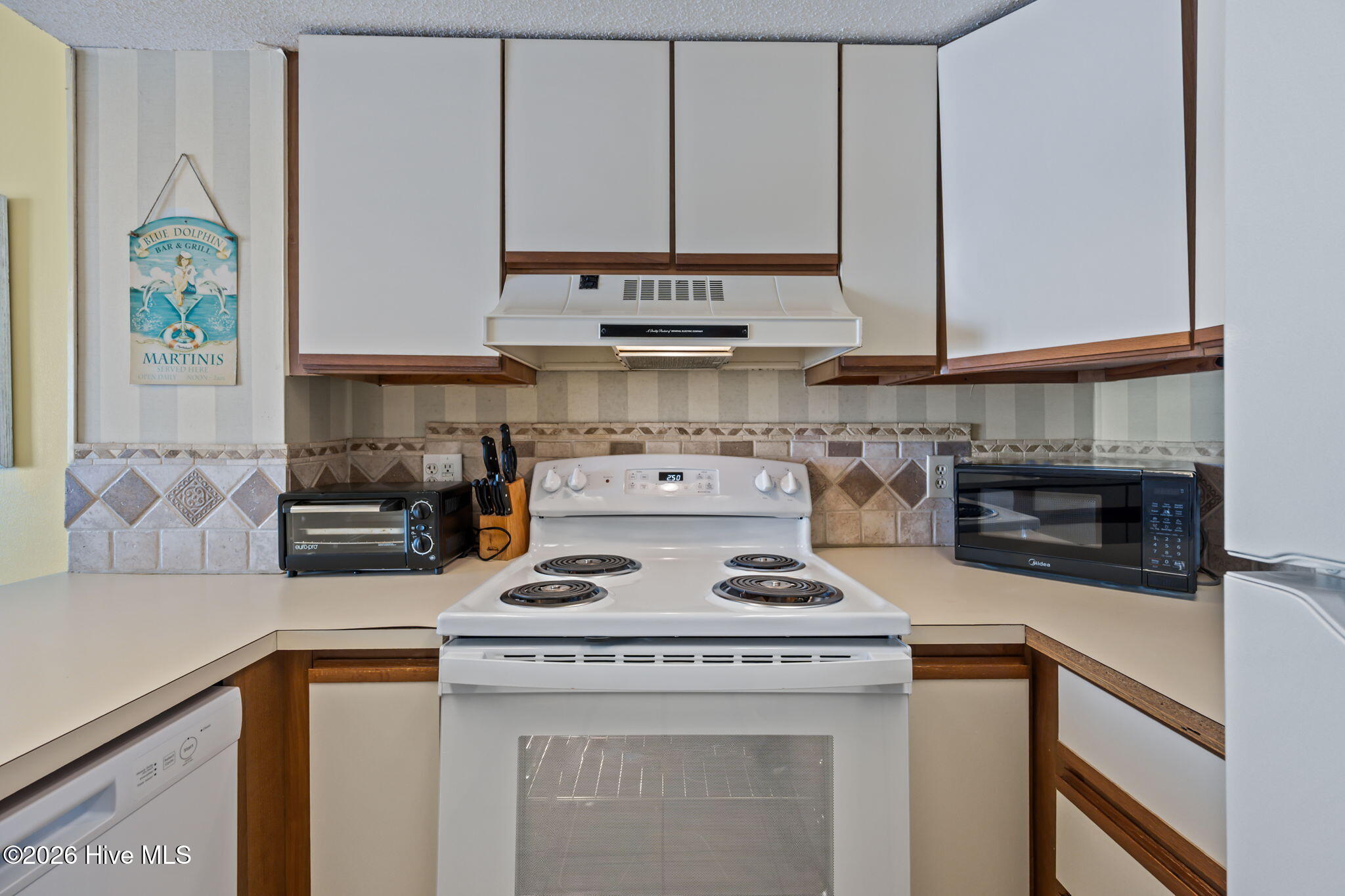 100552737 | Photo 14