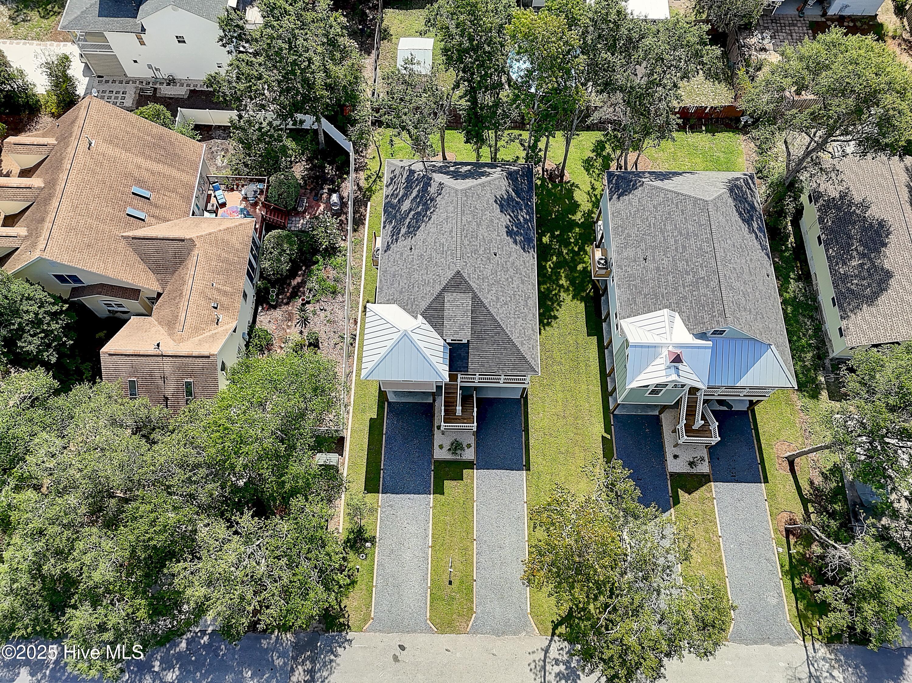 100502885 | Photo 33