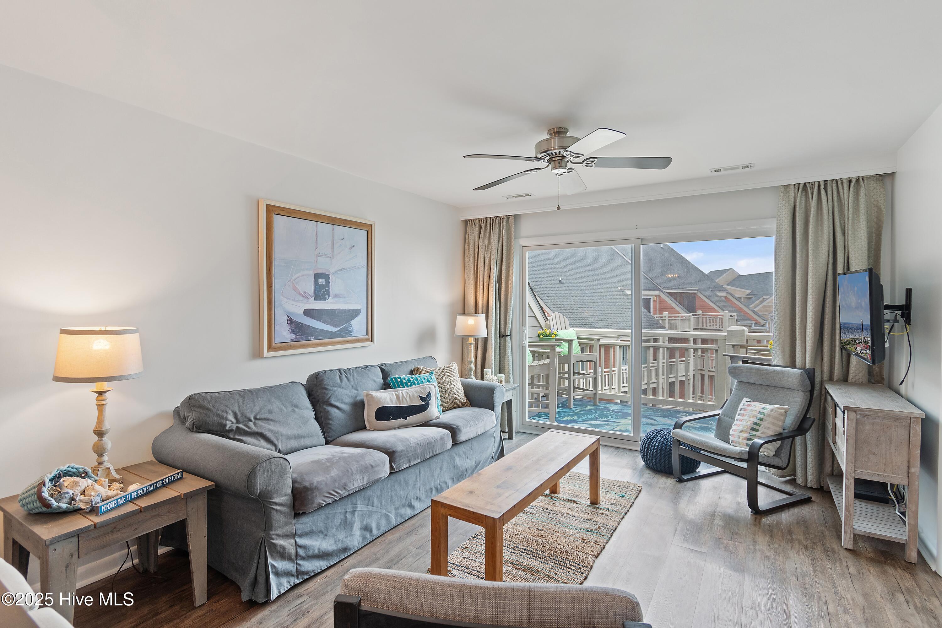 100533789 | Photo 15