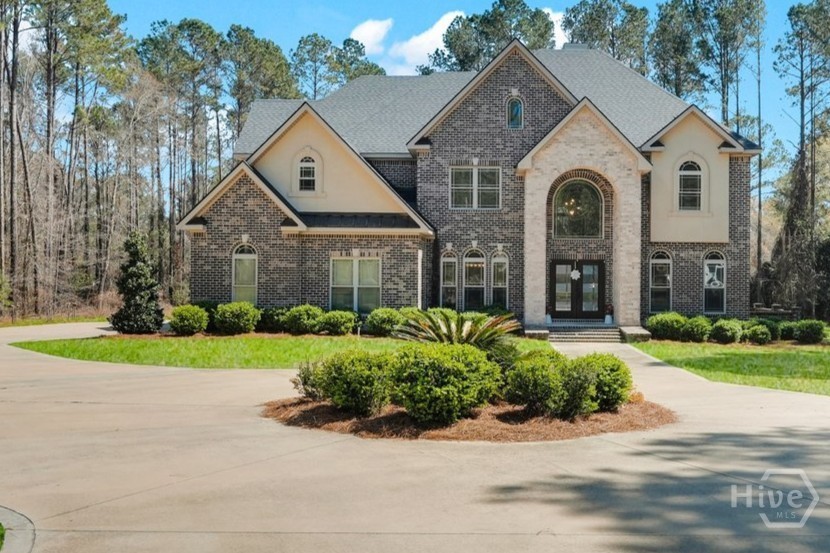 FEATURED LISTINGS