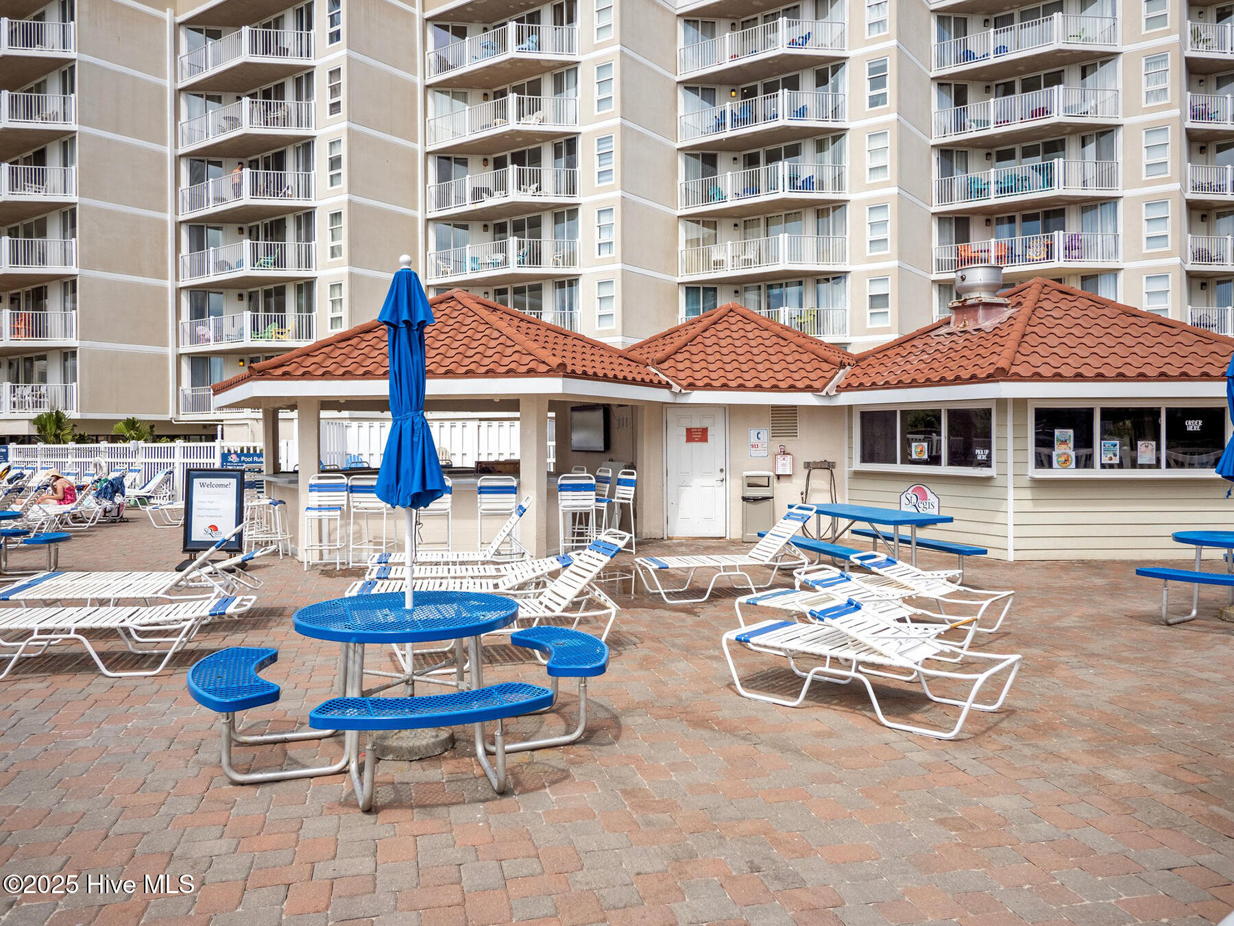 100518726 | Photo 44