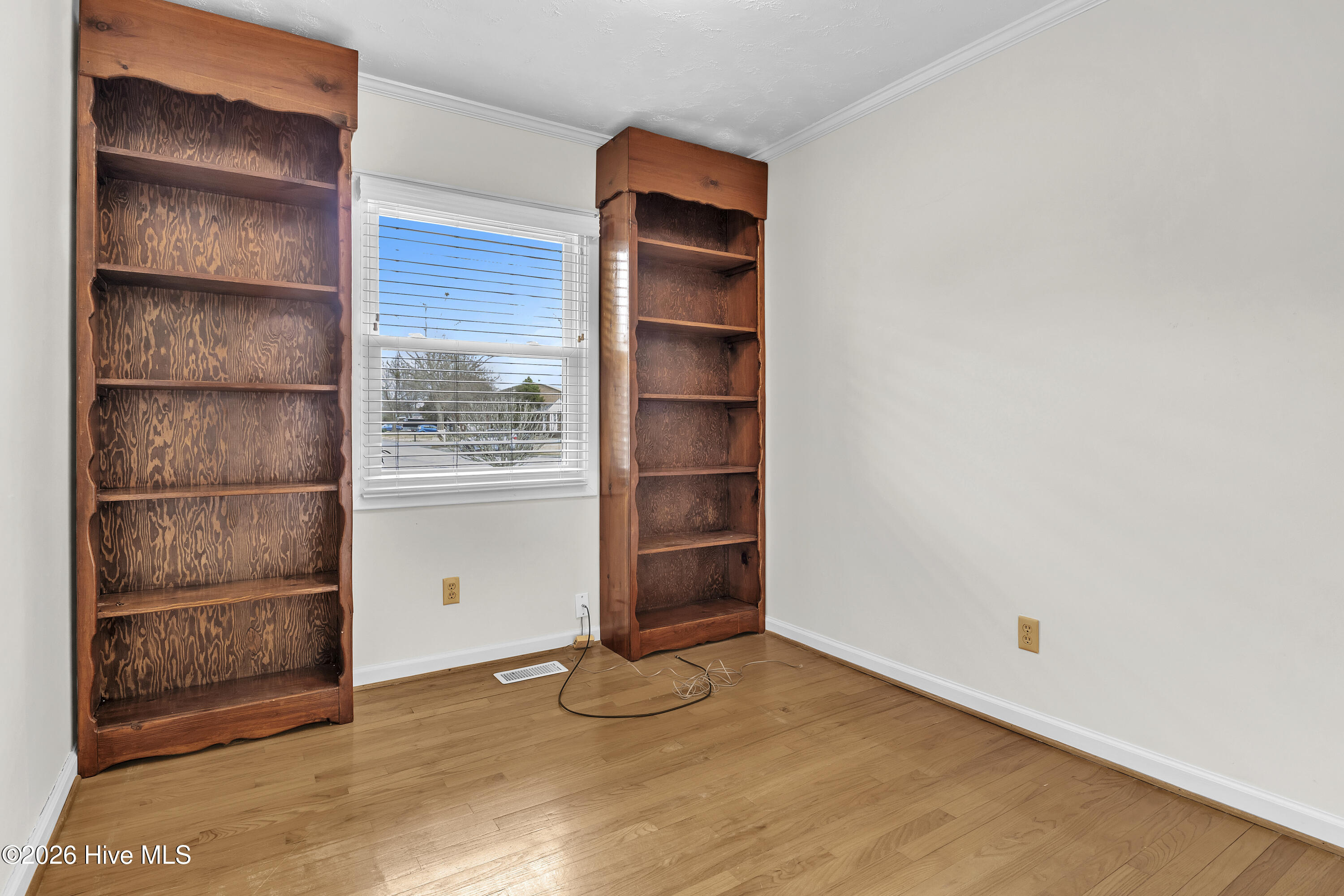 100555841 | Photo 31