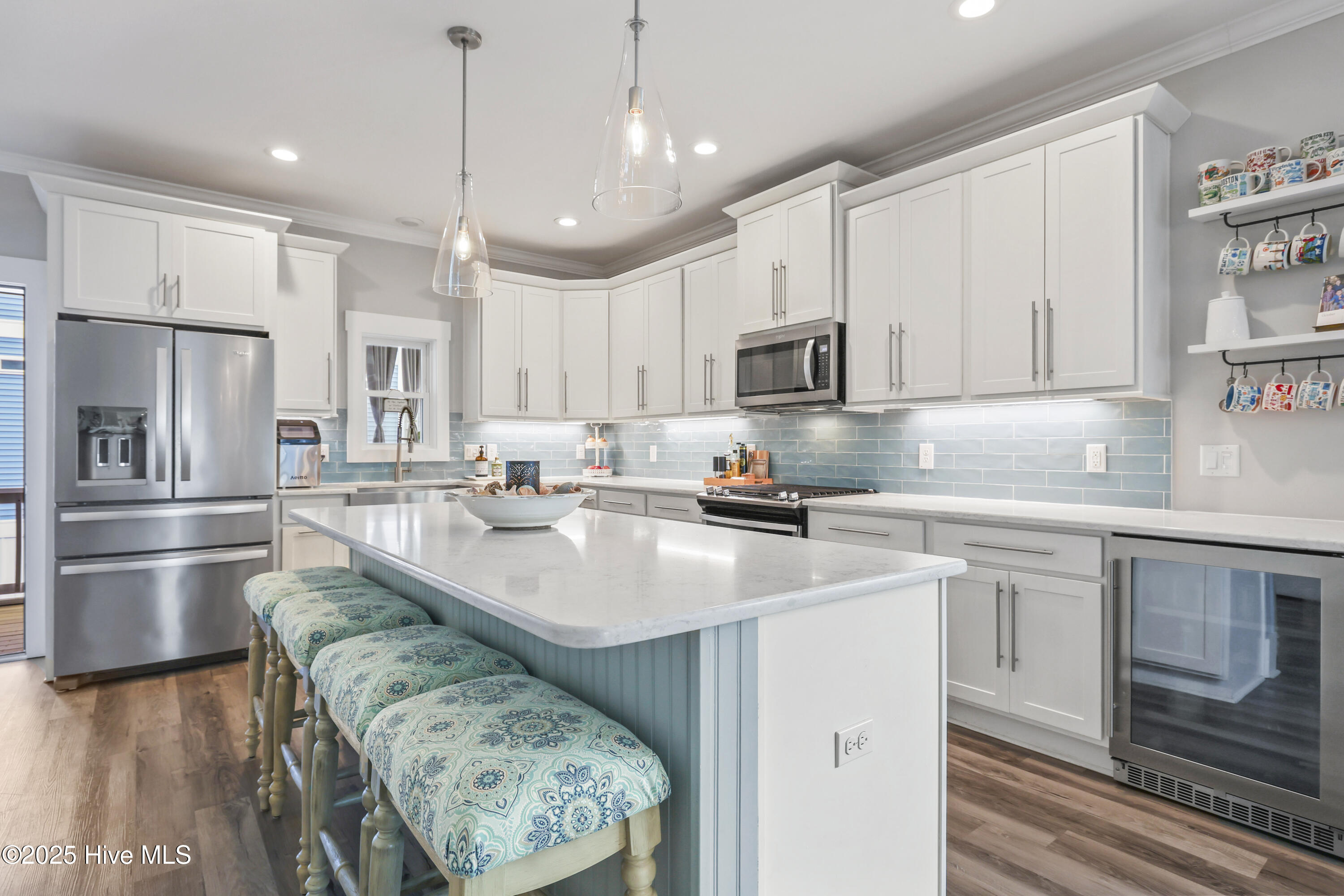 100536378 | Photo 15