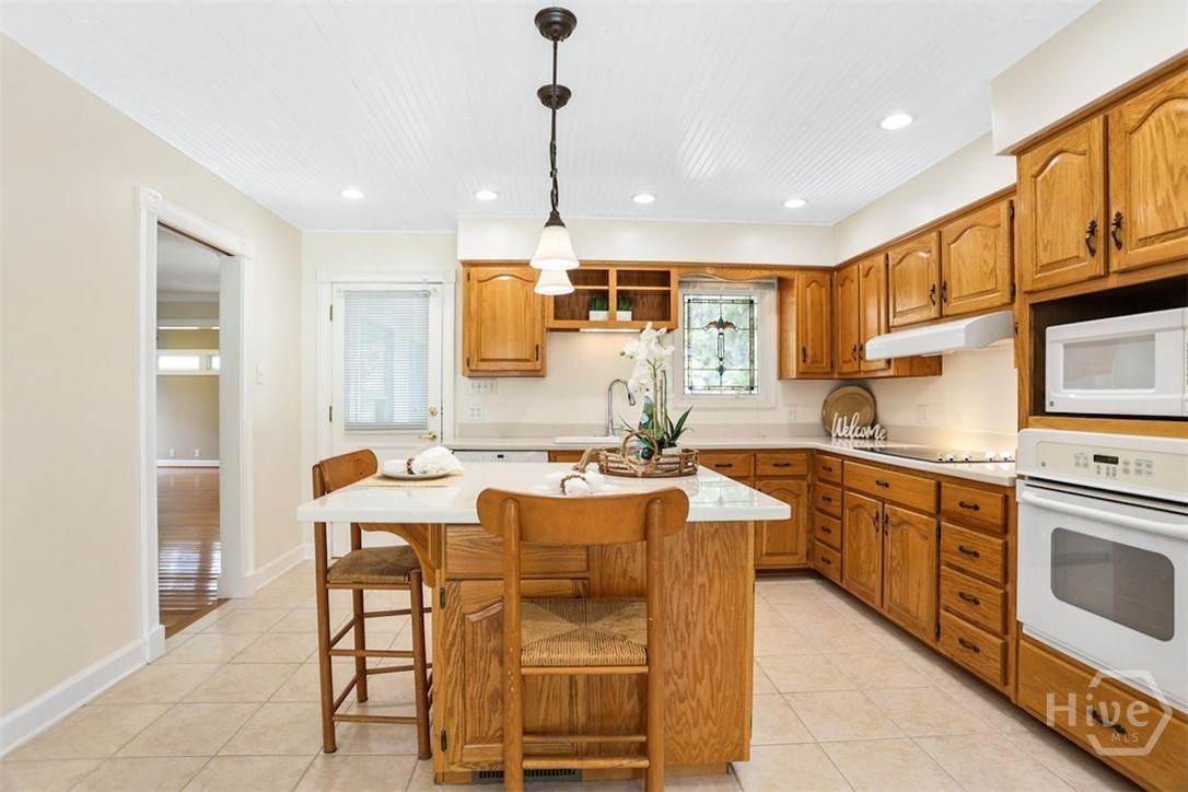 221 Lakeshore Drive