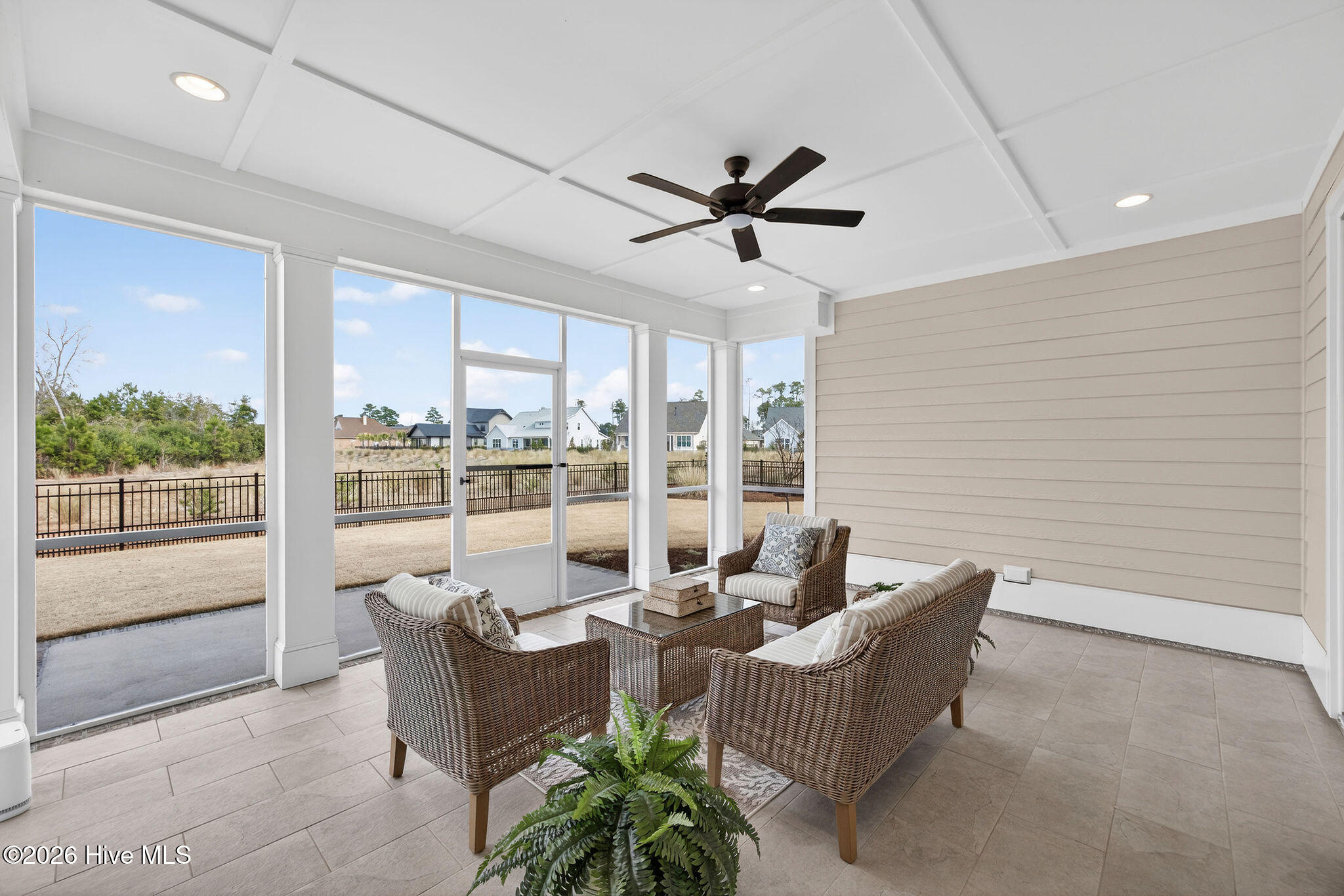 100556819 | Photo 33