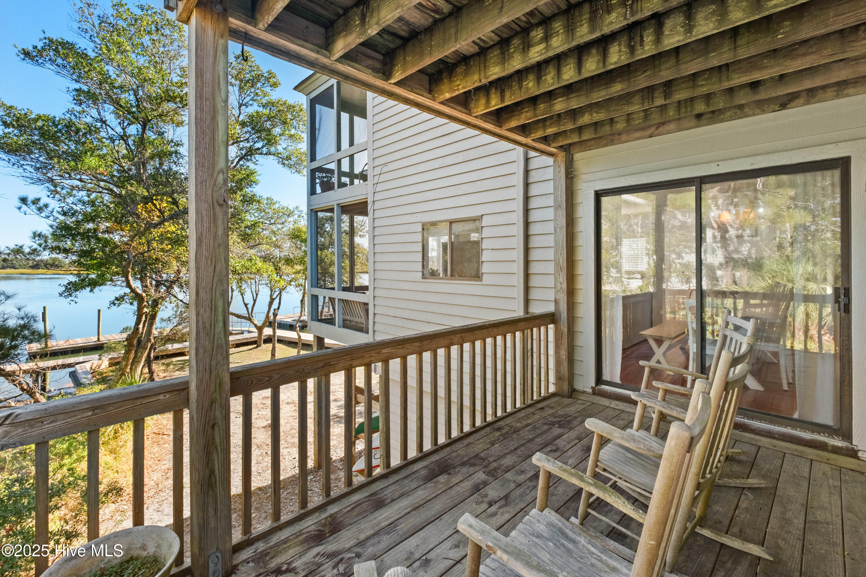 100540303 | Photo 27