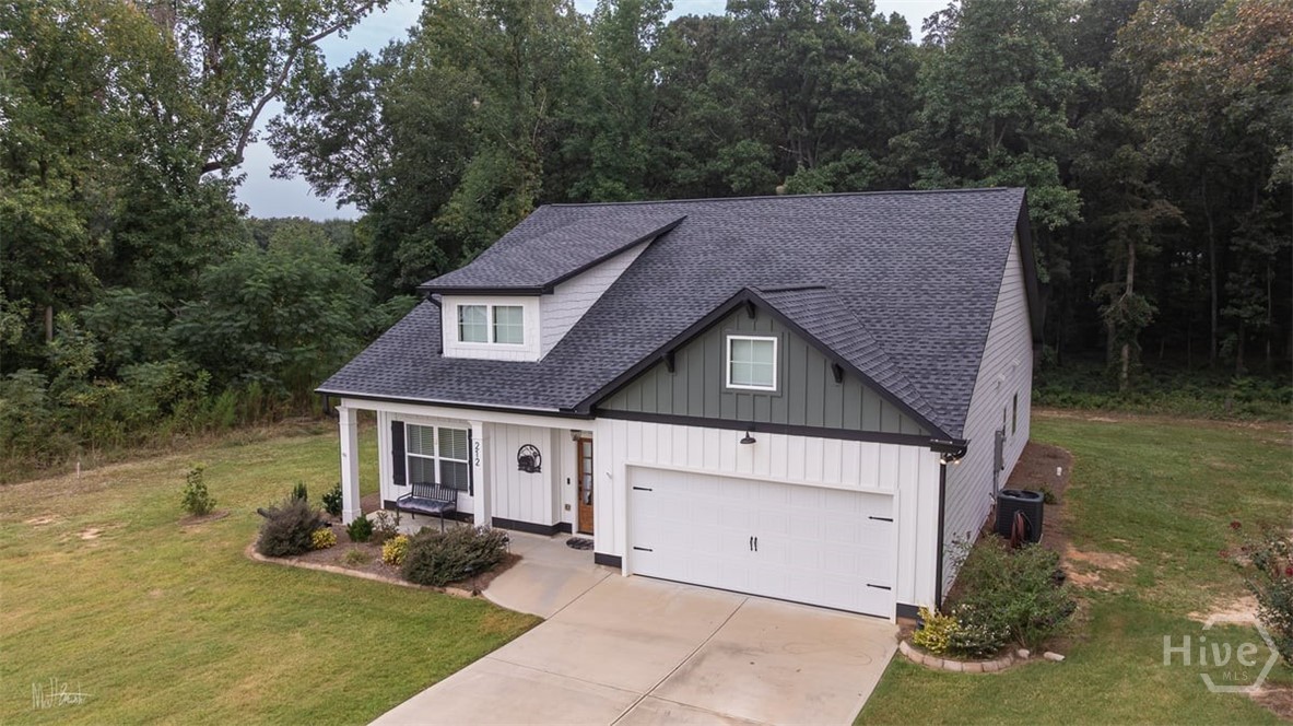 Property at 212 Live Oak Ln