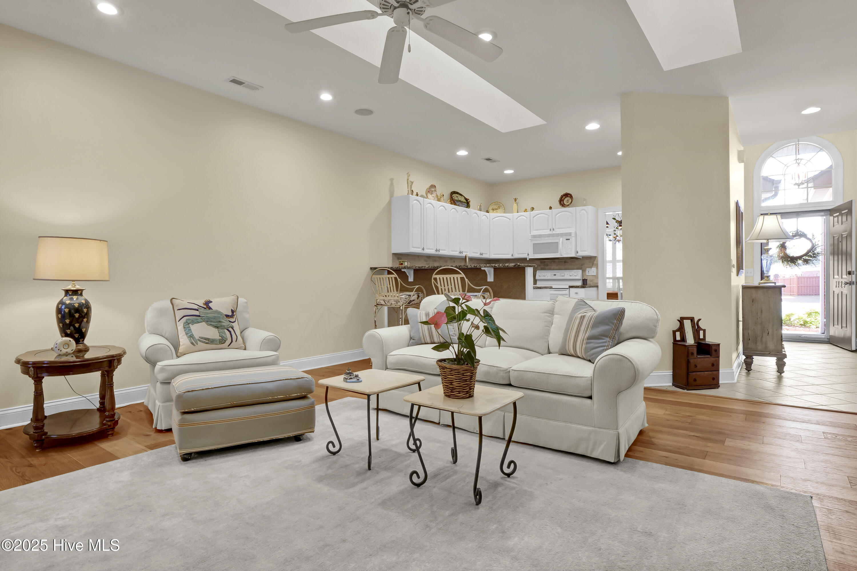 100545756 | Photo 27