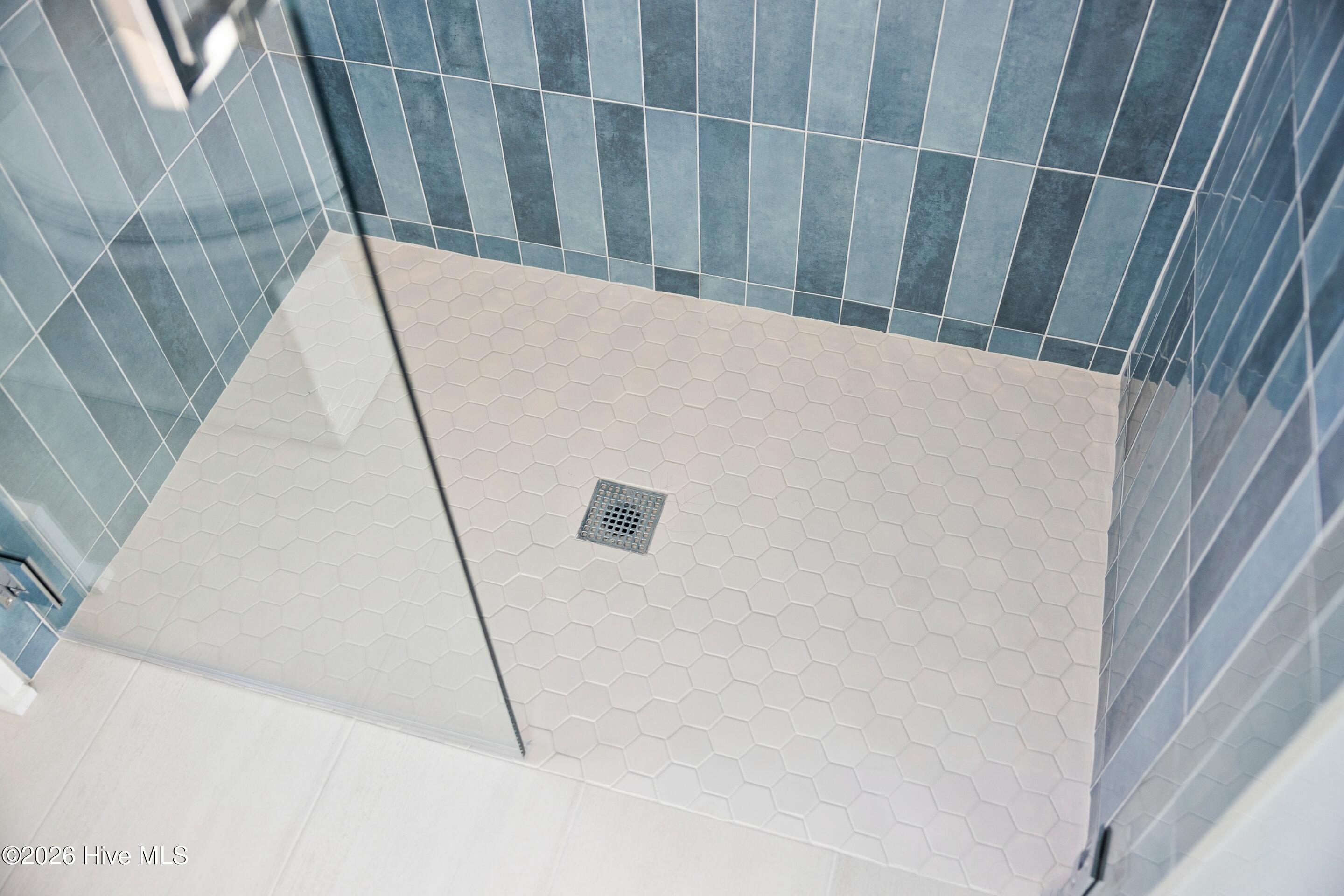 100545146 | Photo 64