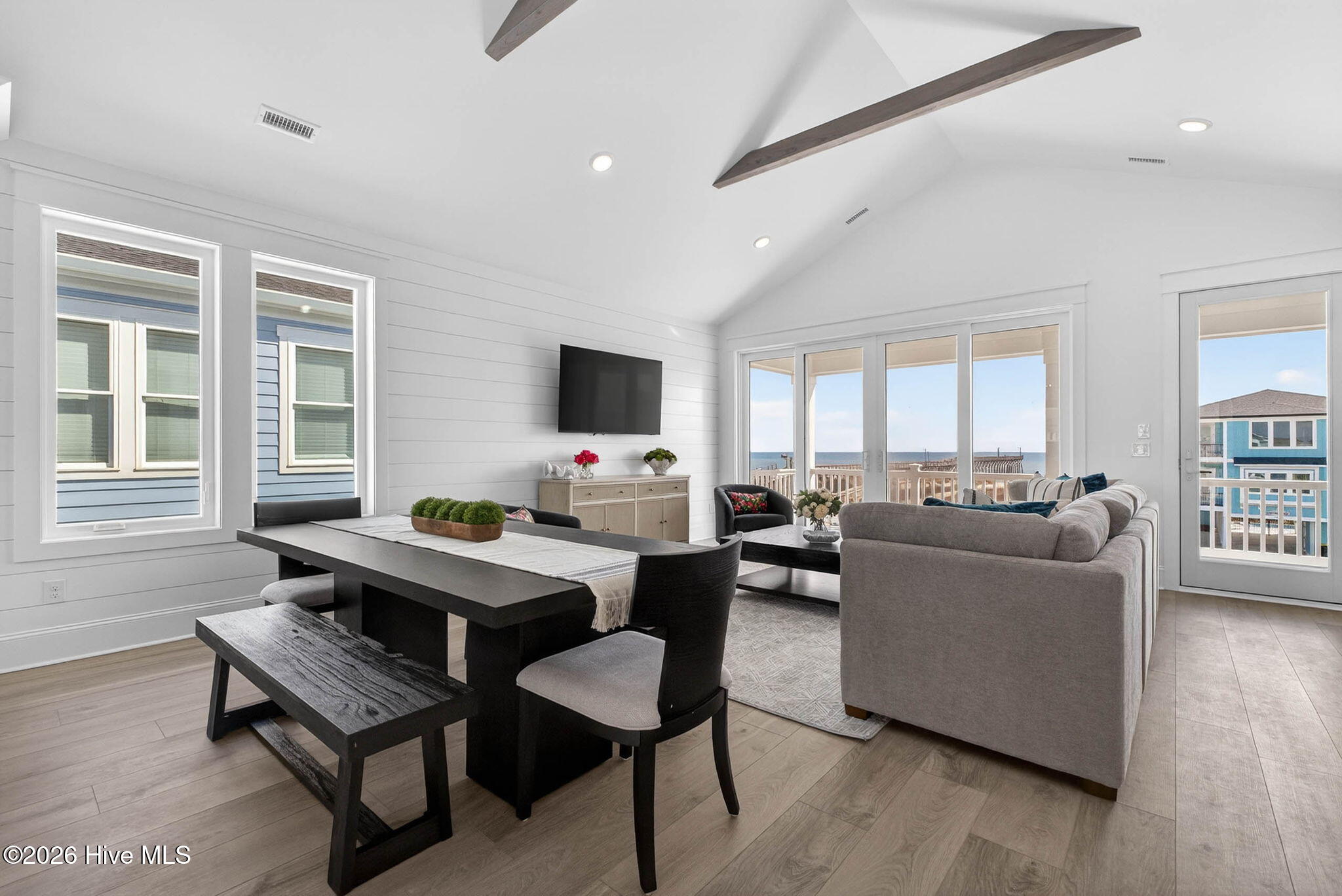 100543300 | Photo 59