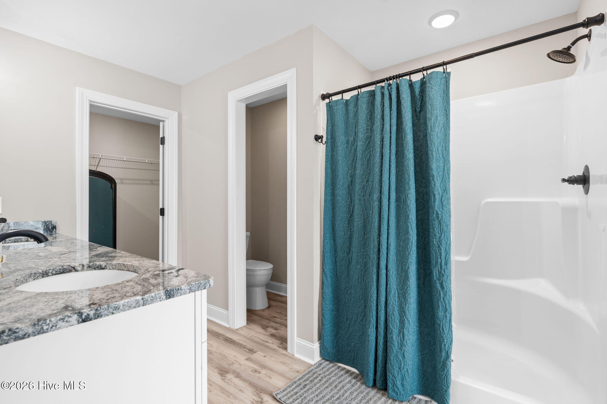 100565582 | Photo 28