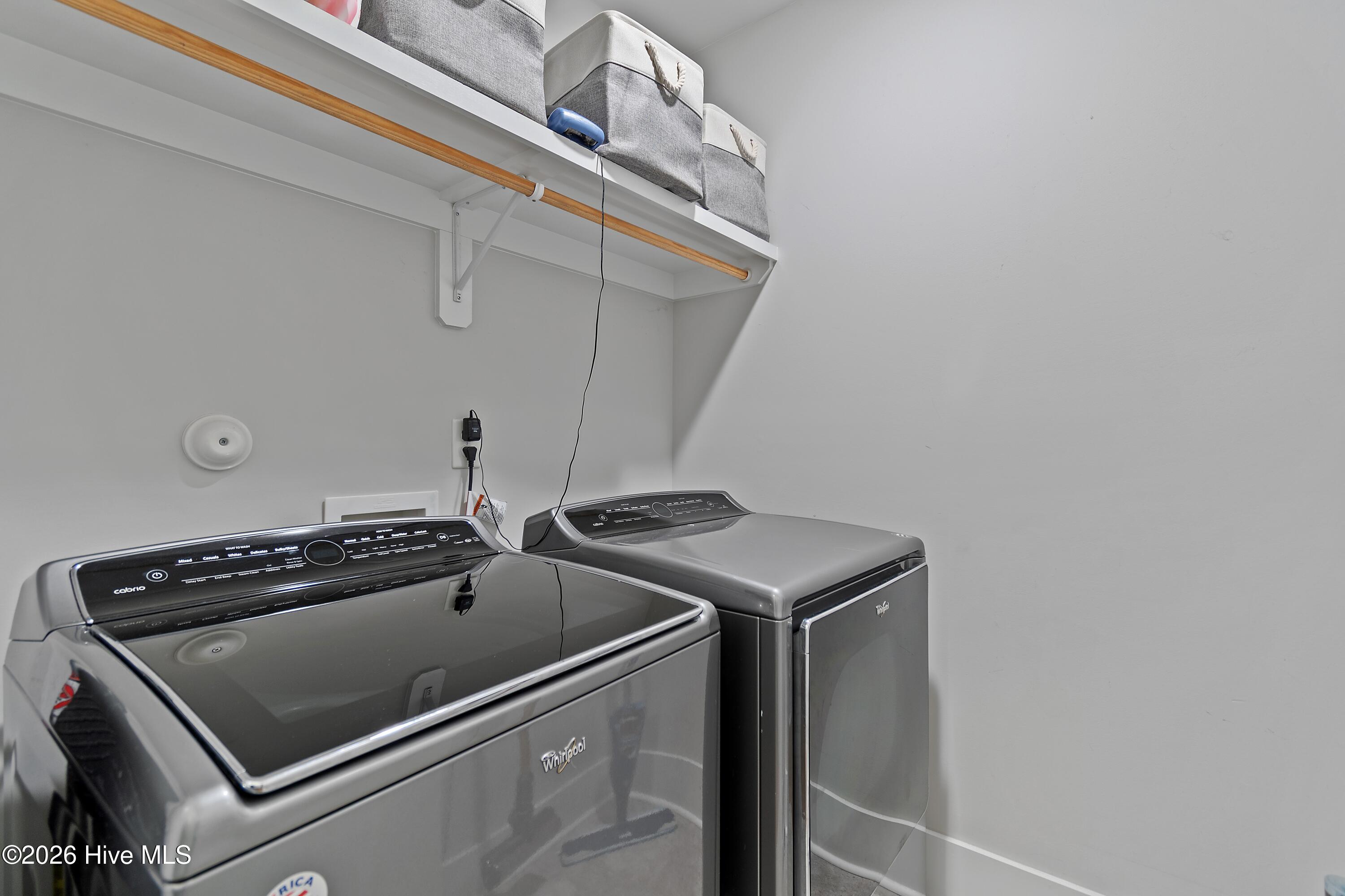 100561282 | Photo 59