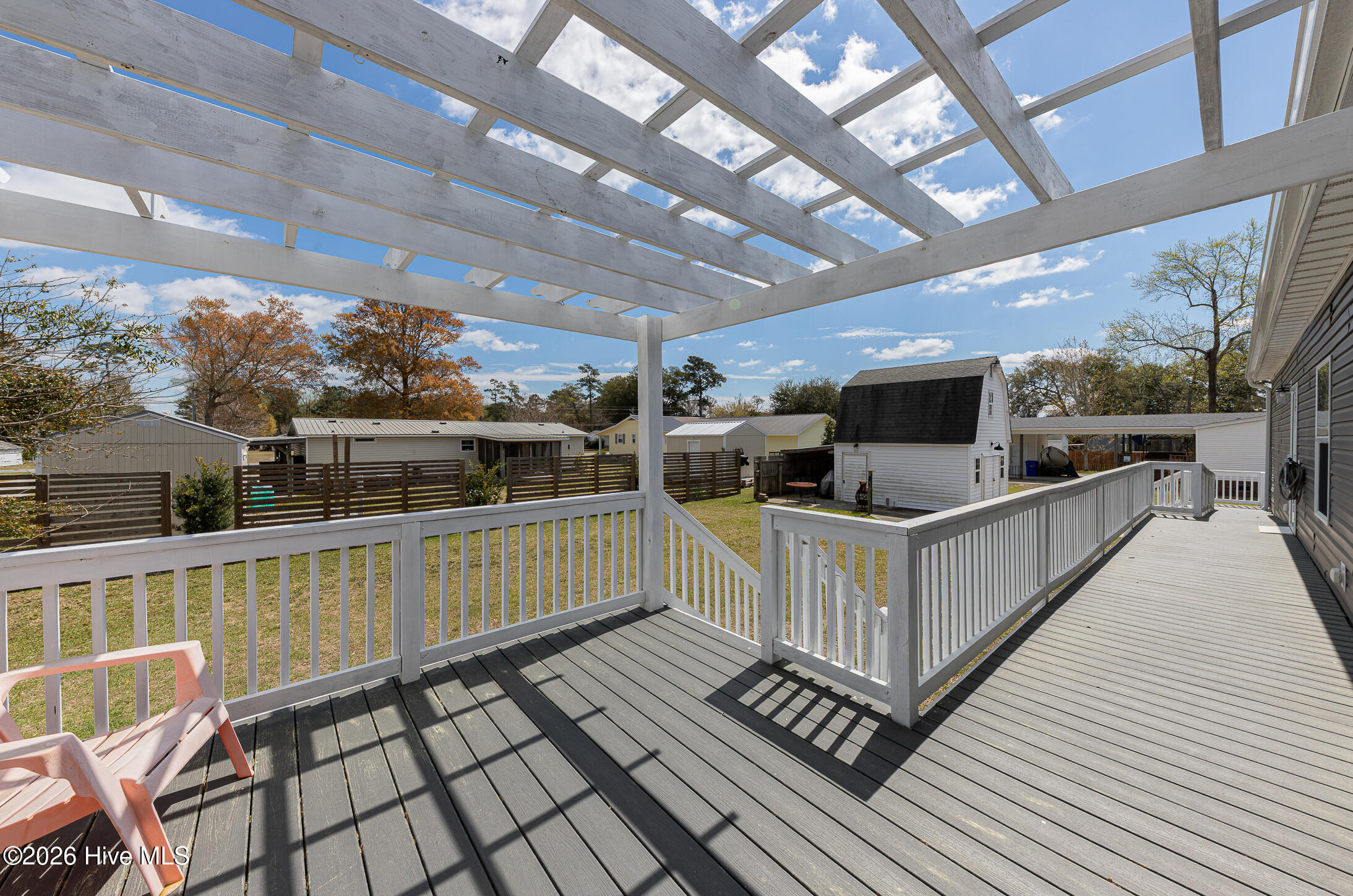 100563969 | Photo 46