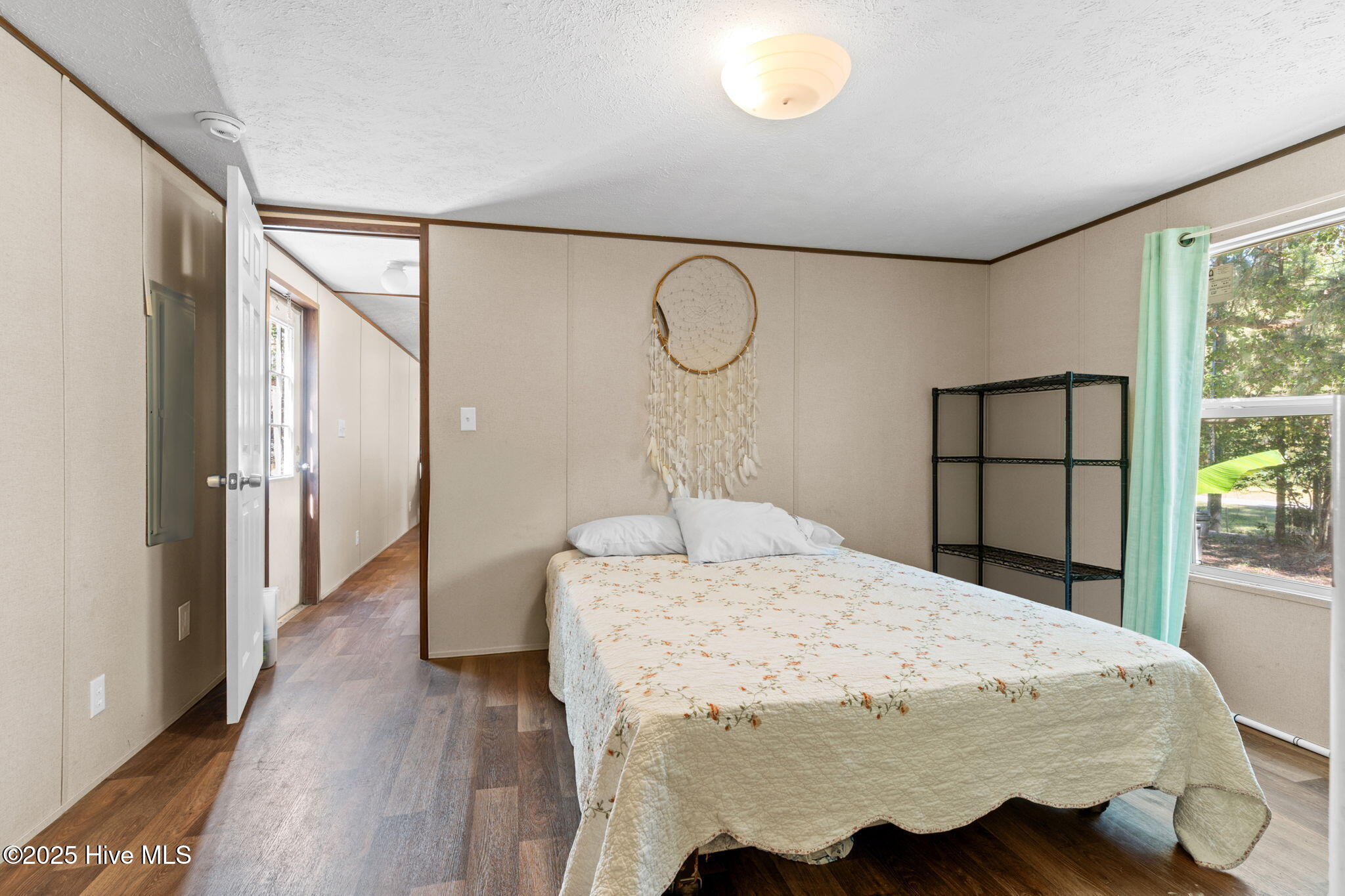 100537809 | Photo 24