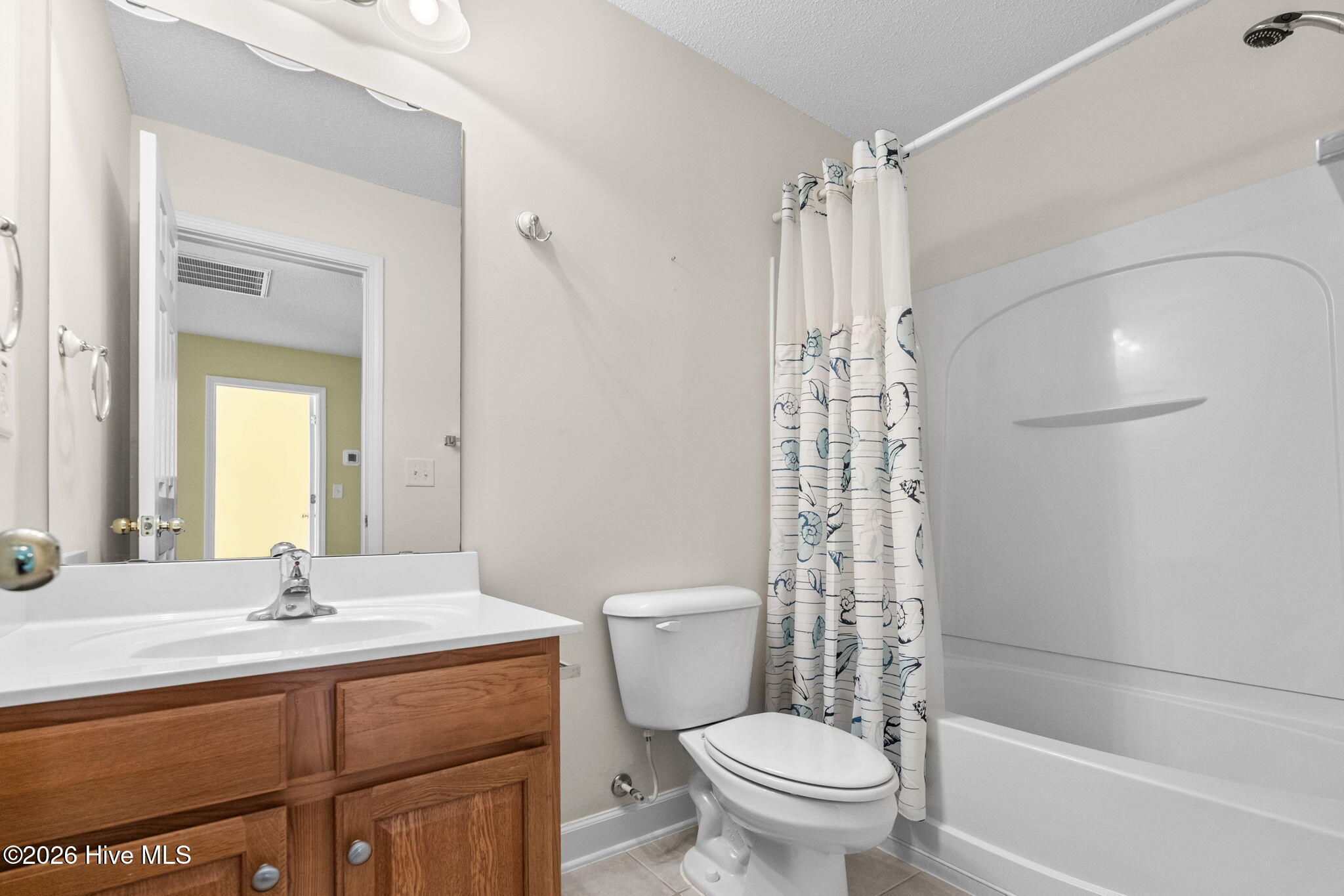 100570340 | Photo 44