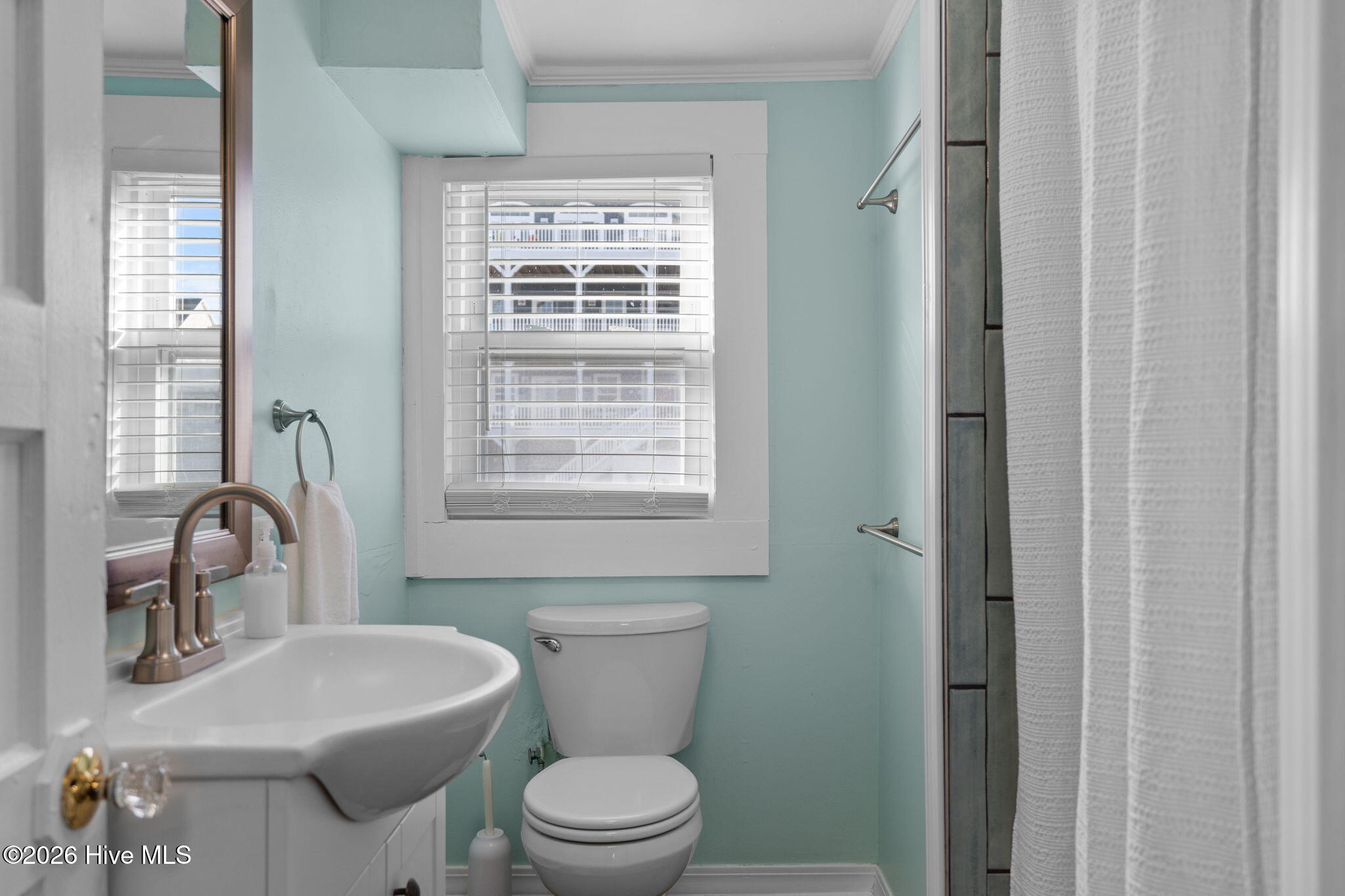 100552359 | Photo 56