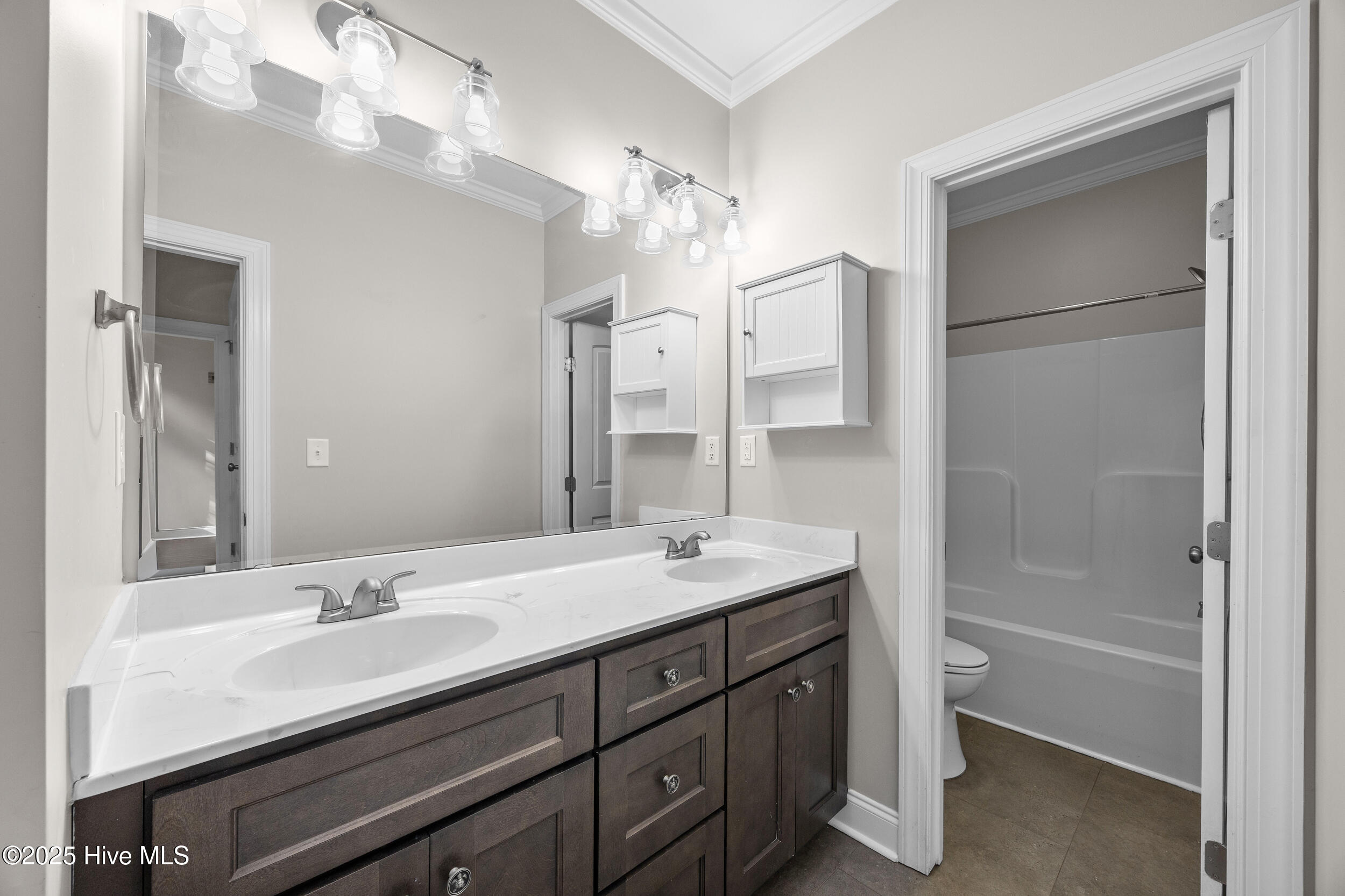 100528146 | Photo 22