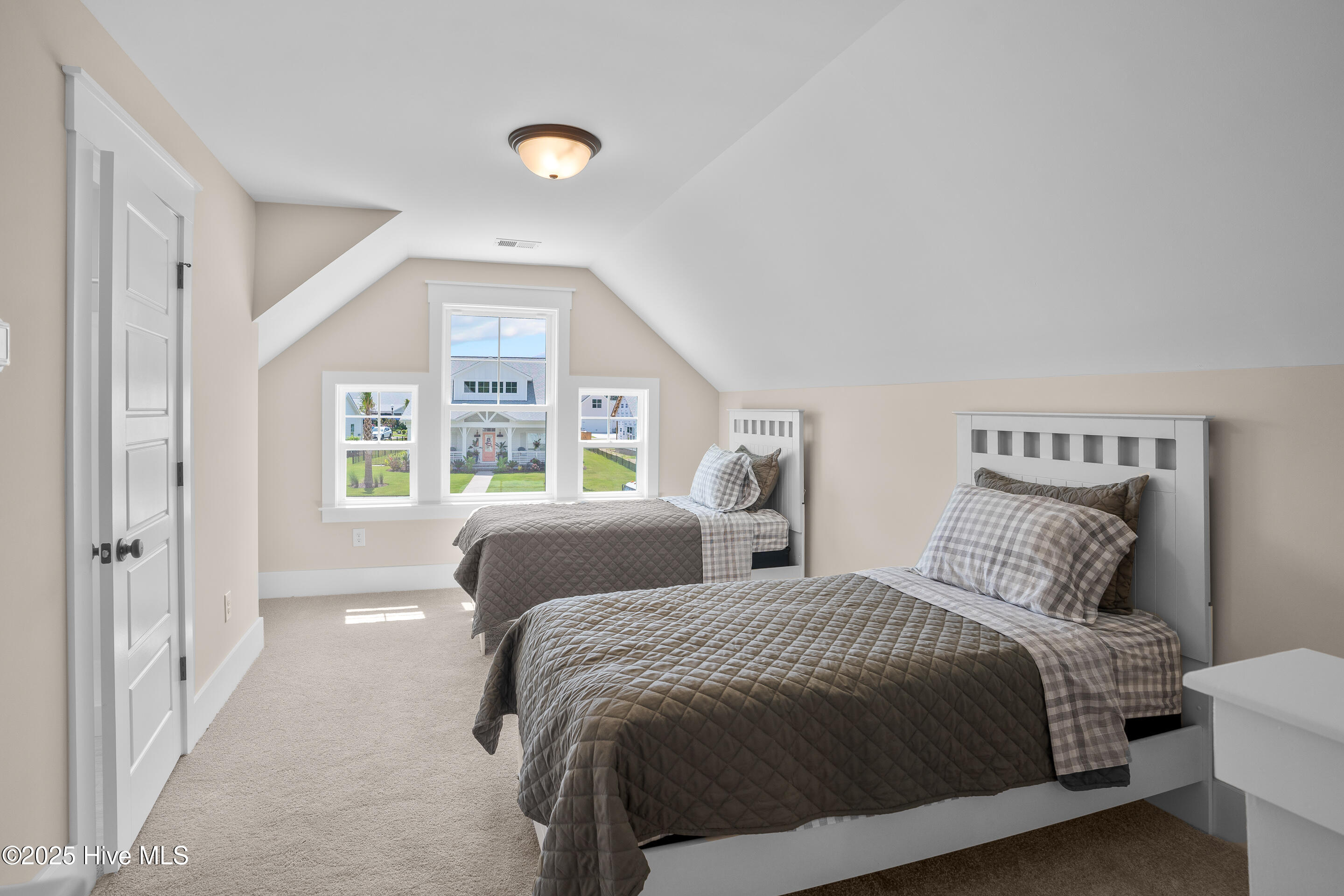 100483922 | Photo 32