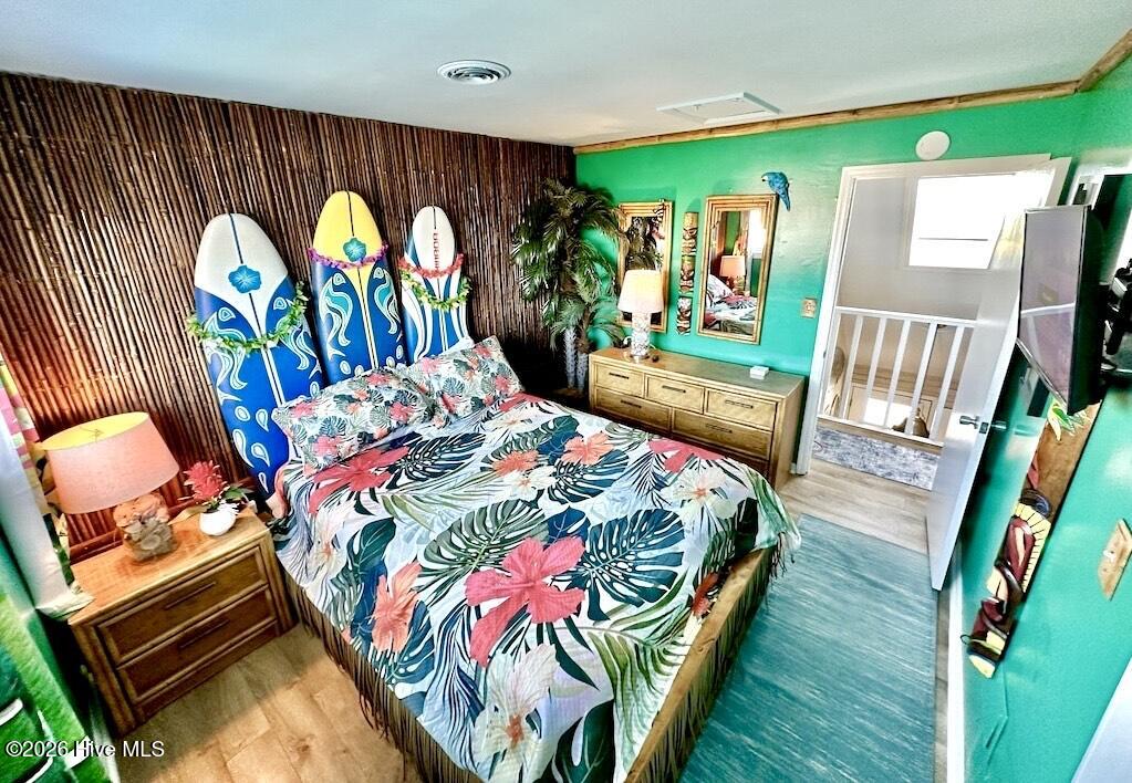 100550124 | Photo 26