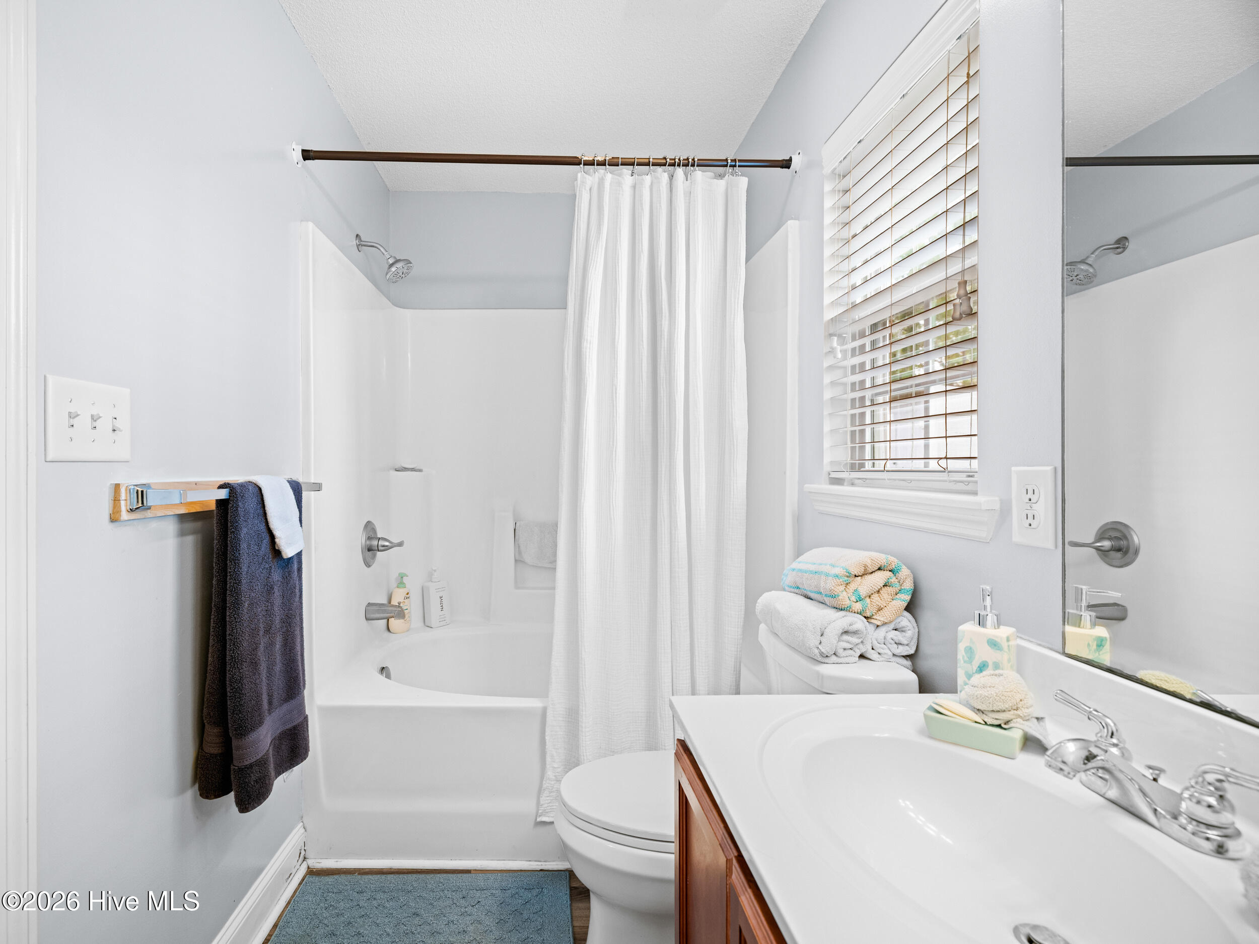 100565306 | Photo 22