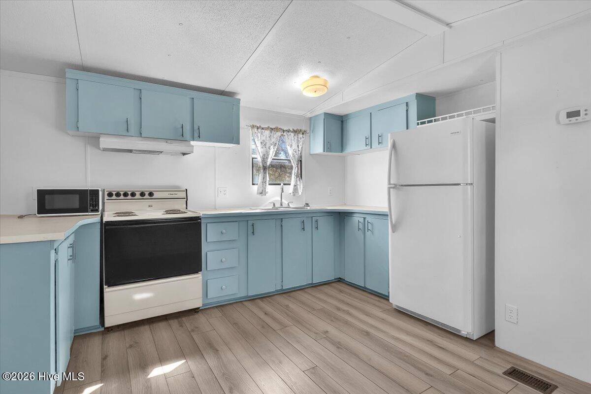 100549711 | Photo 13