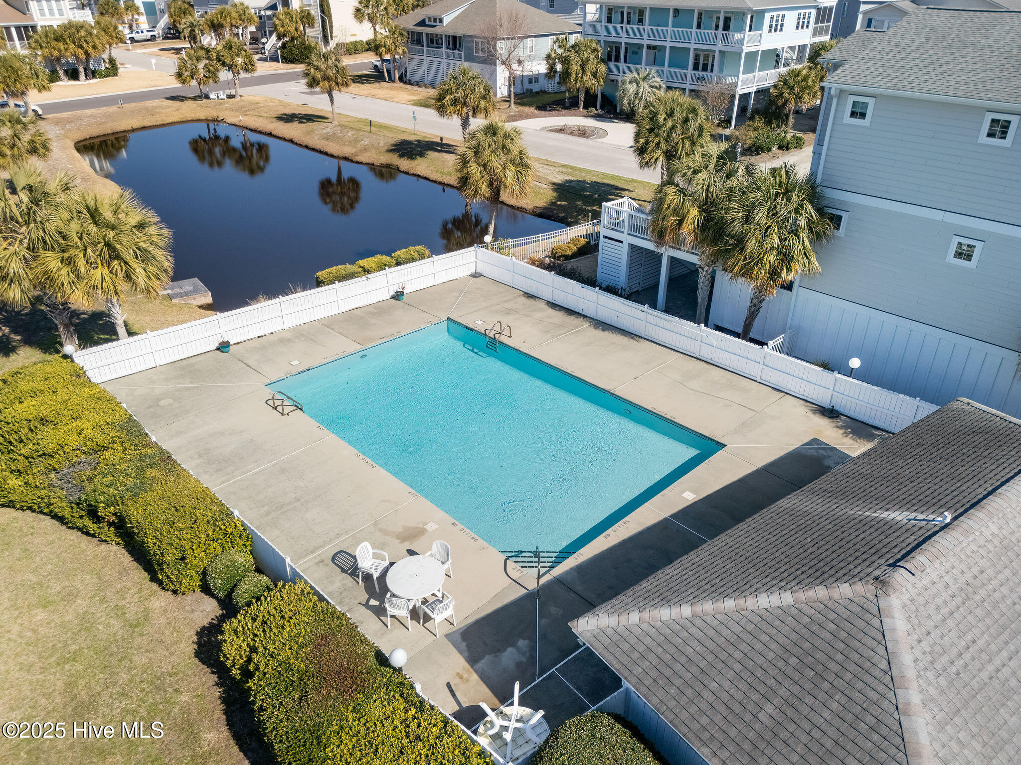 100510595 | Photo 45