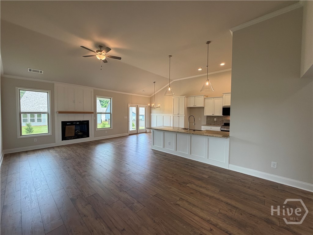Vaulted family open concept living